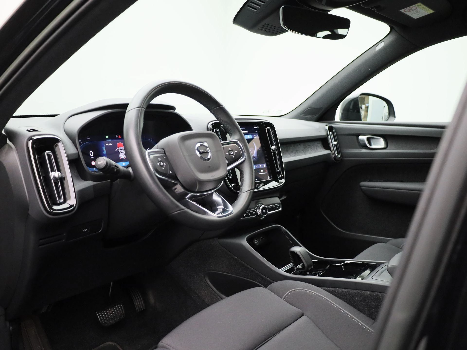 Volvo-XC40-image-31