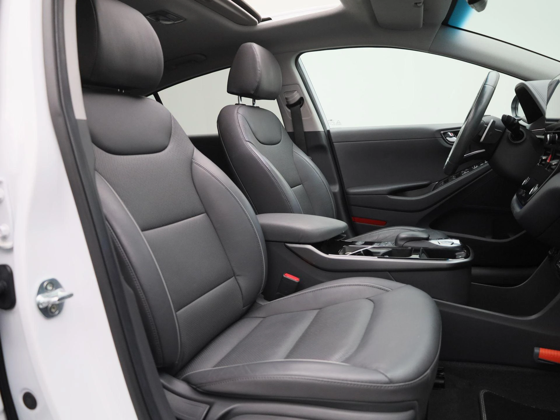 Hyundai-IONIQ-image-35