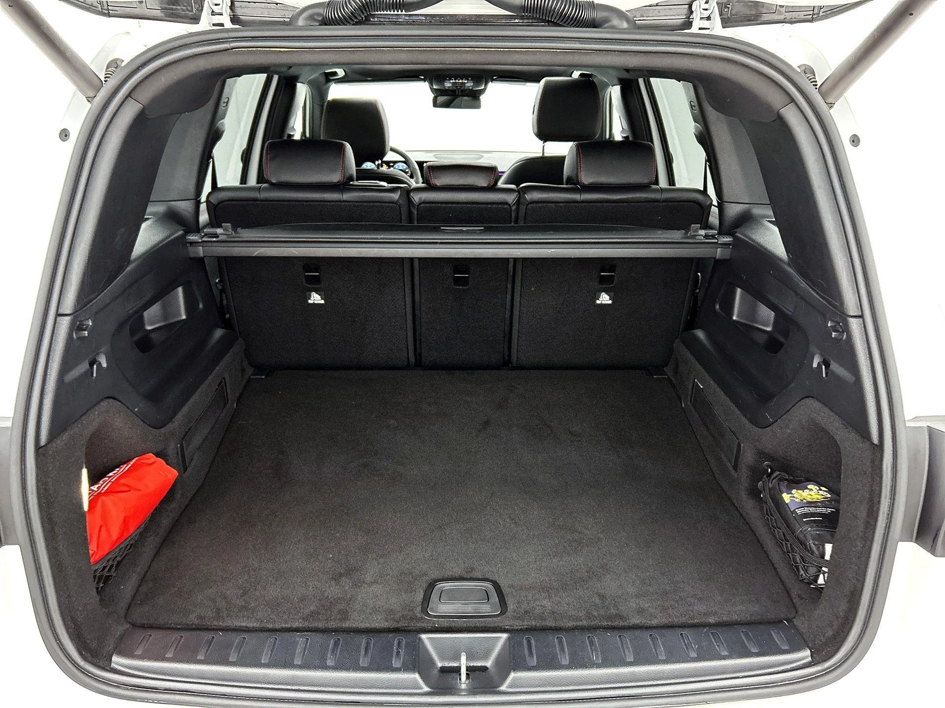 Mercedes-Benz-GLB-image-34