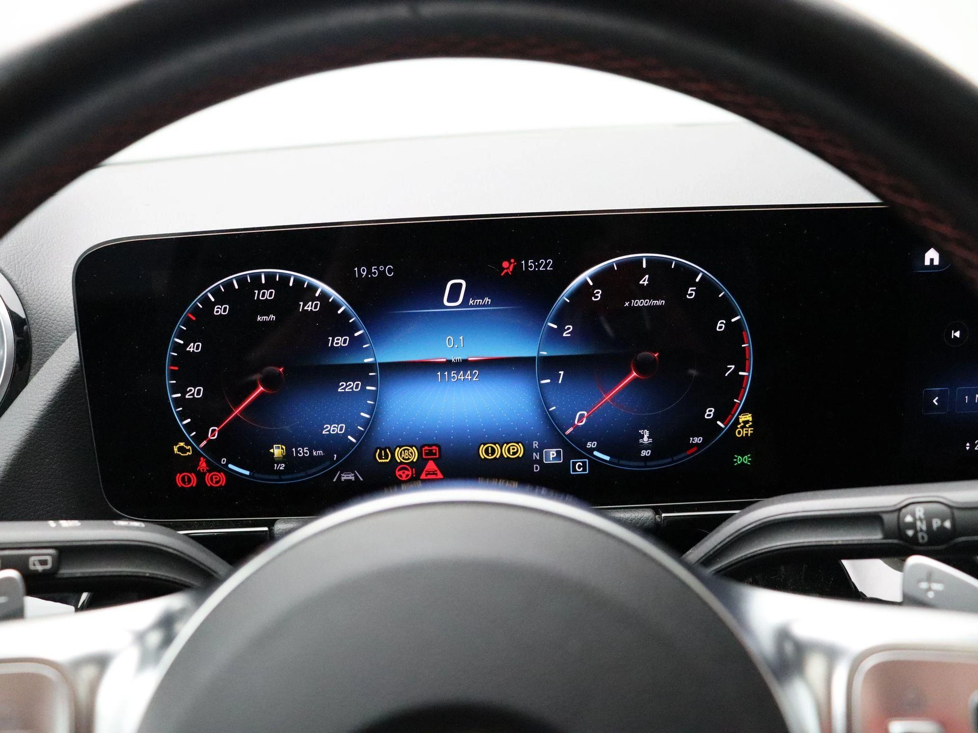 Mercedes-Benz-GLA-image-15