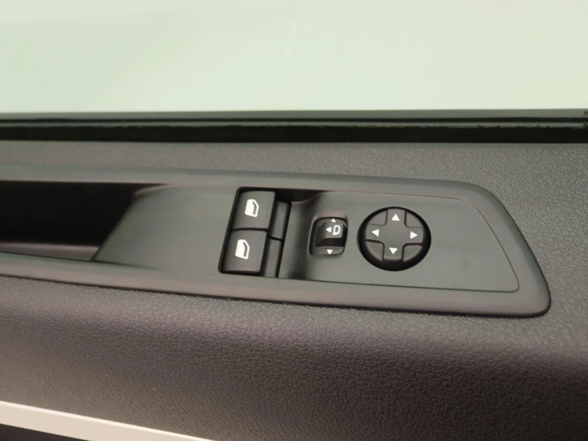 Opel-Vivaro-image-18