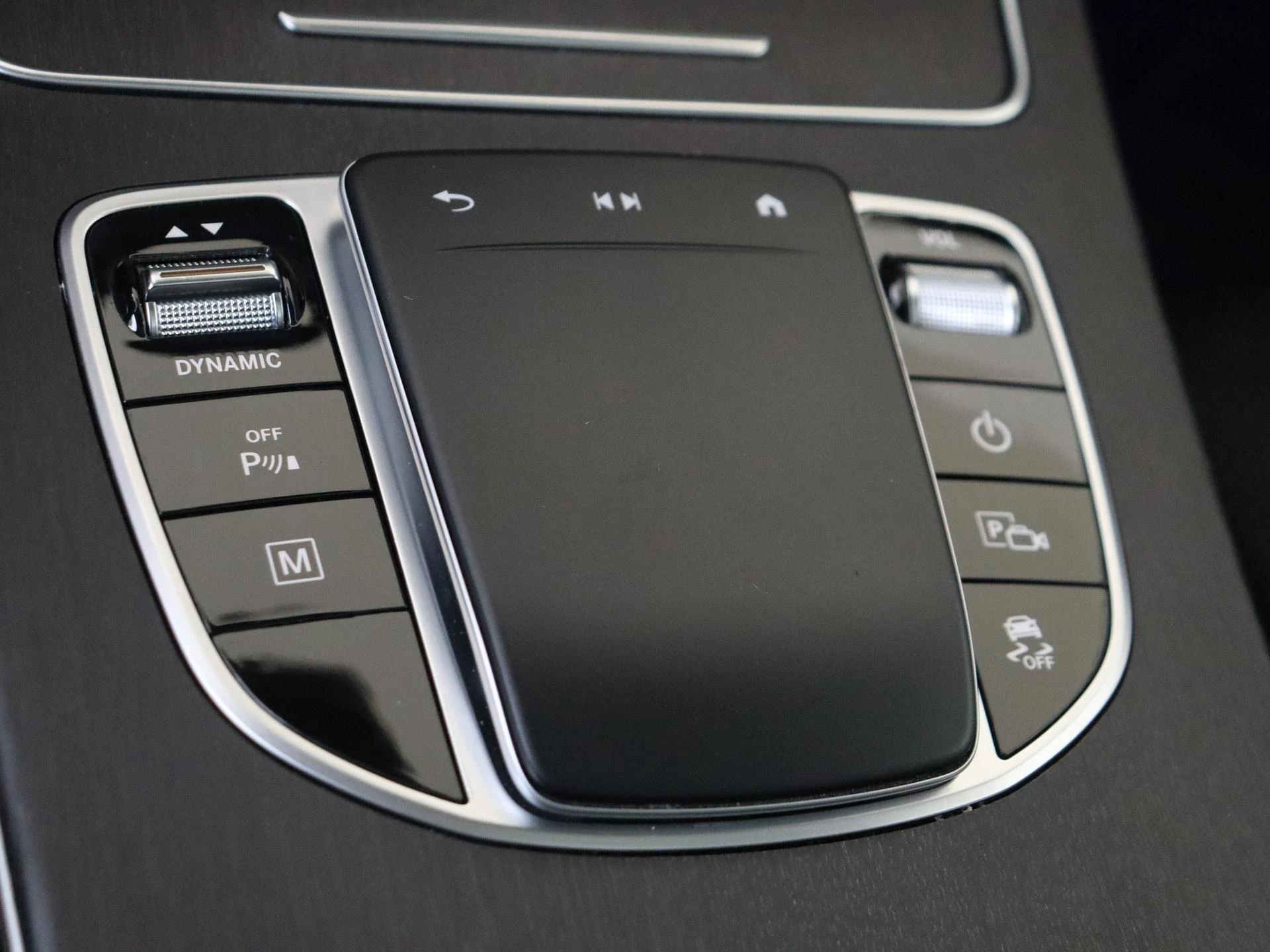 Mercedes-Benz-GLC-image-19