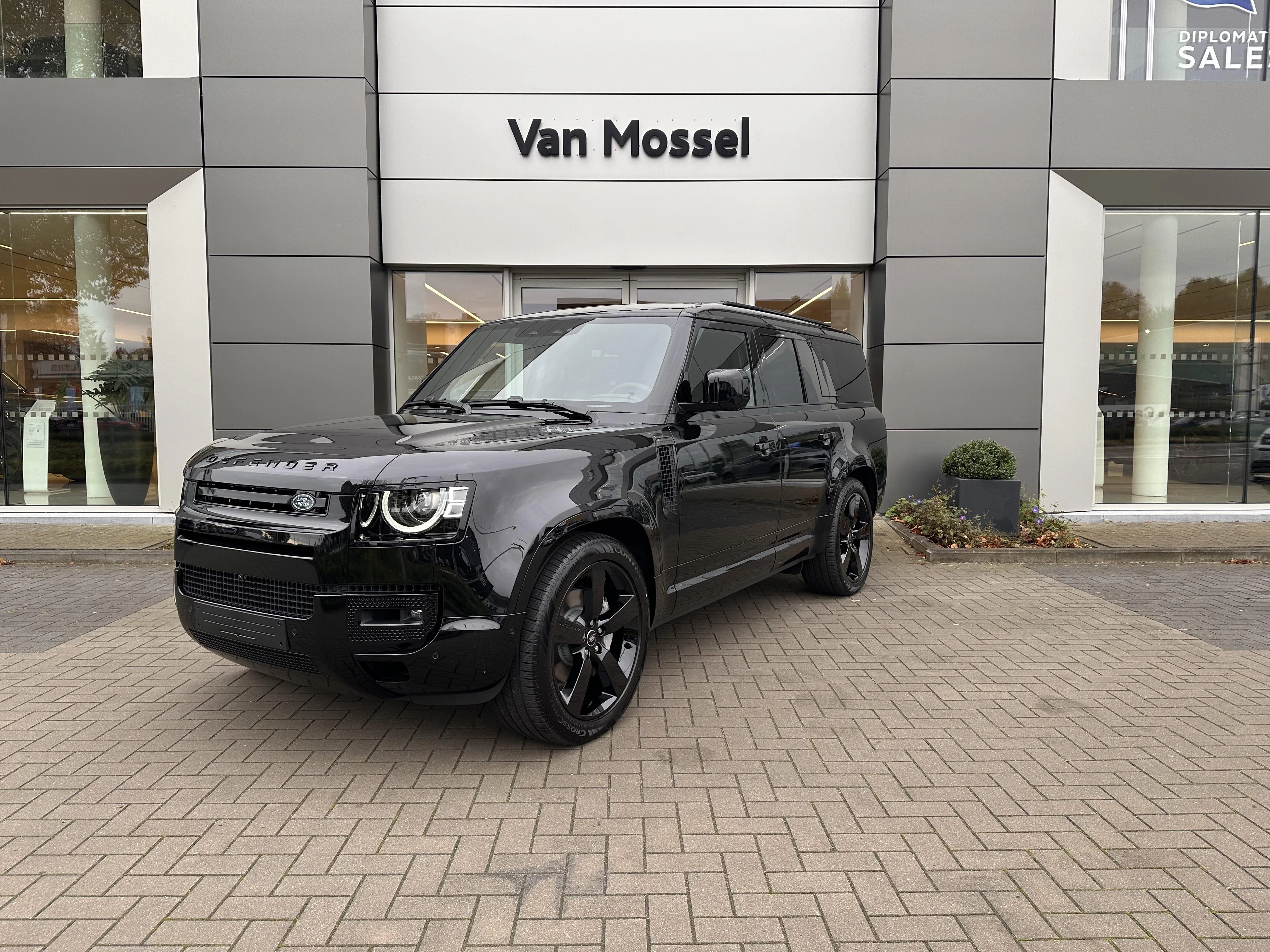 Land Rover-Defender-image-0