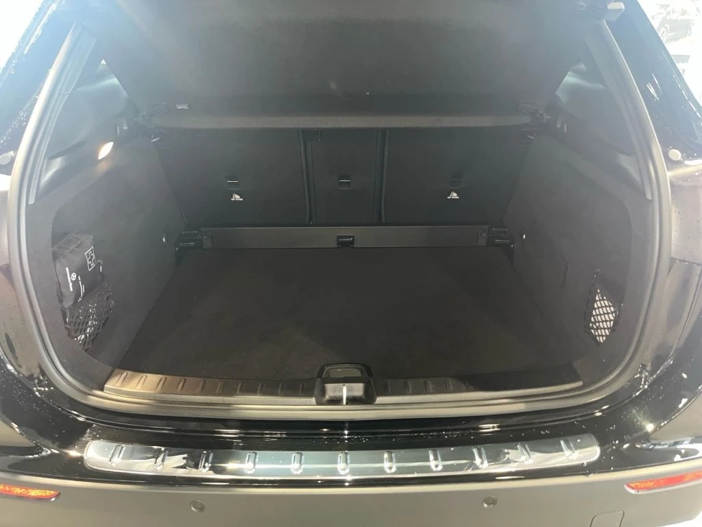 Mercedes-Benz-GLA 200-image-13