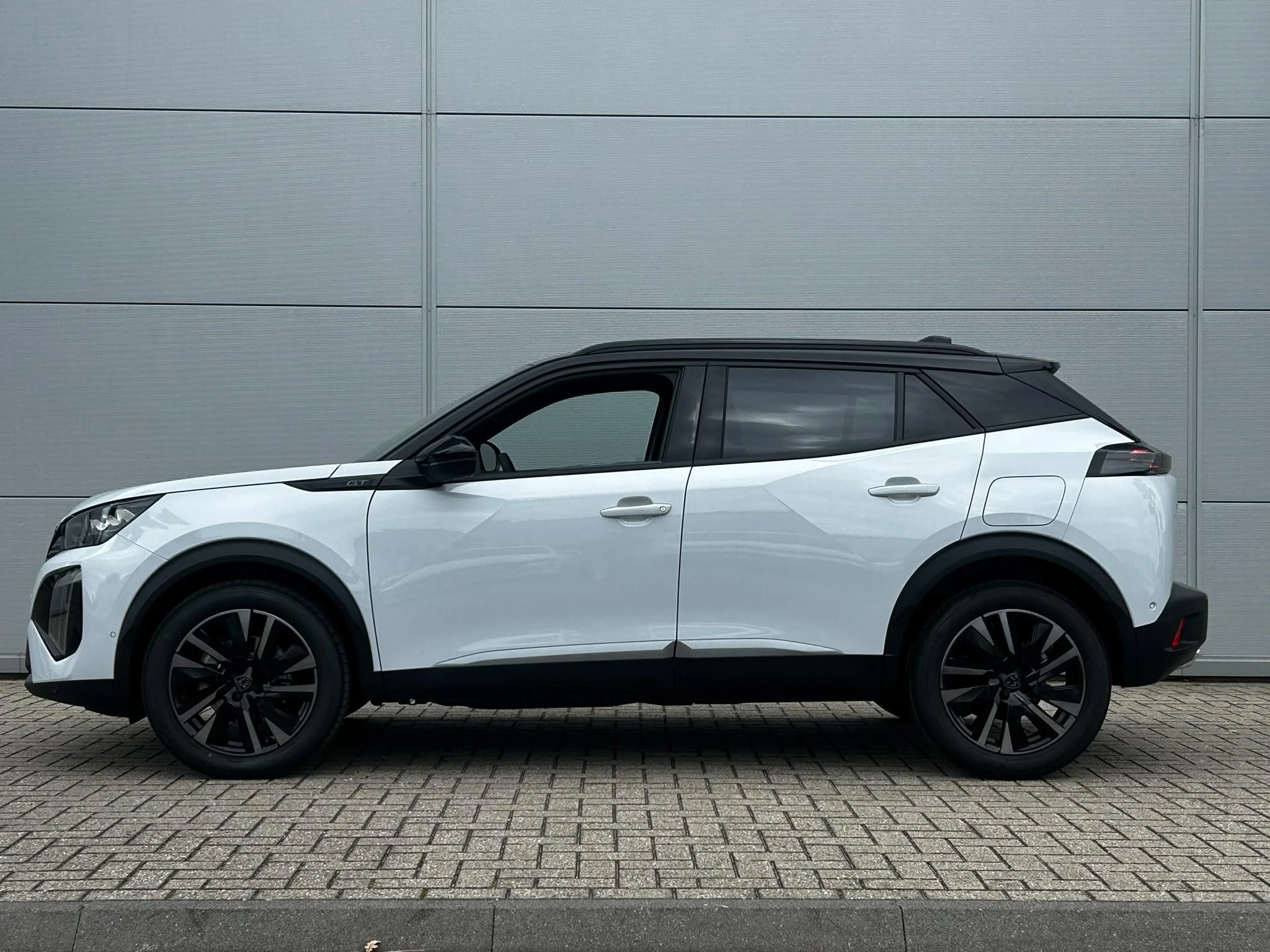 Peugeot-2008-image-2