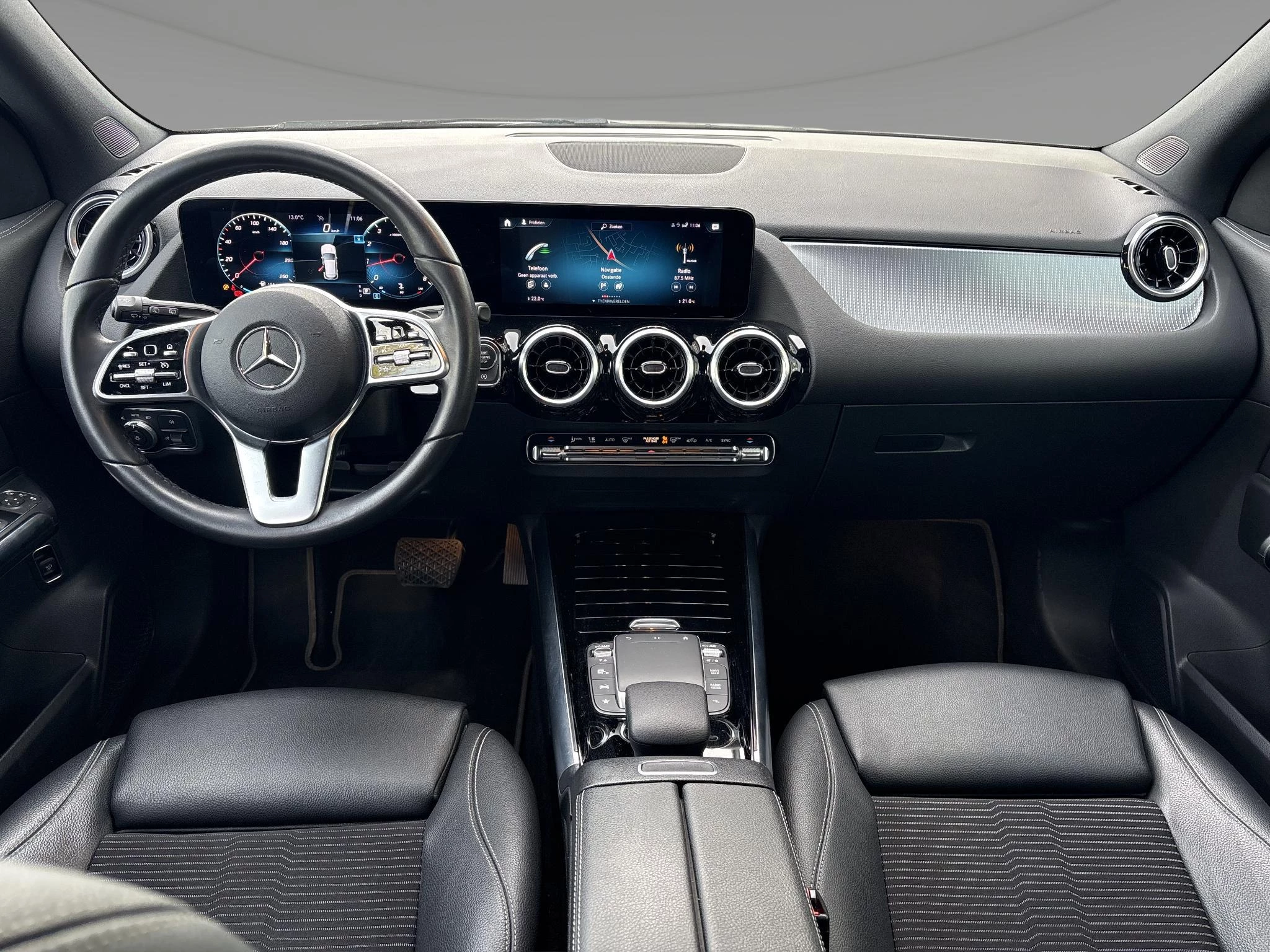 Mercedes-Benz GLA 180 Business Solution + LED + PARKEERSENSOREN + CAMERA +