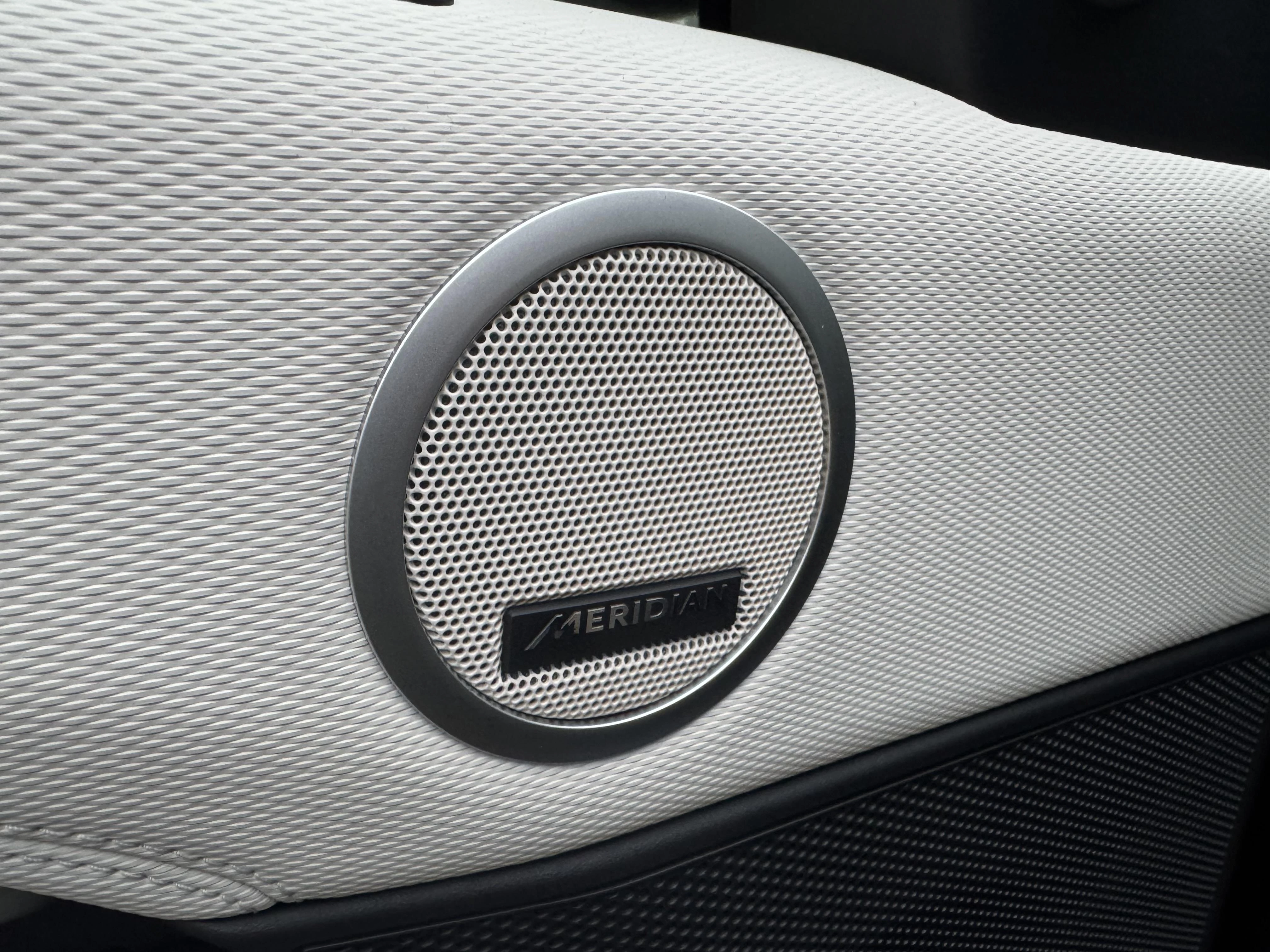 Land Rover-Discovery-image-16