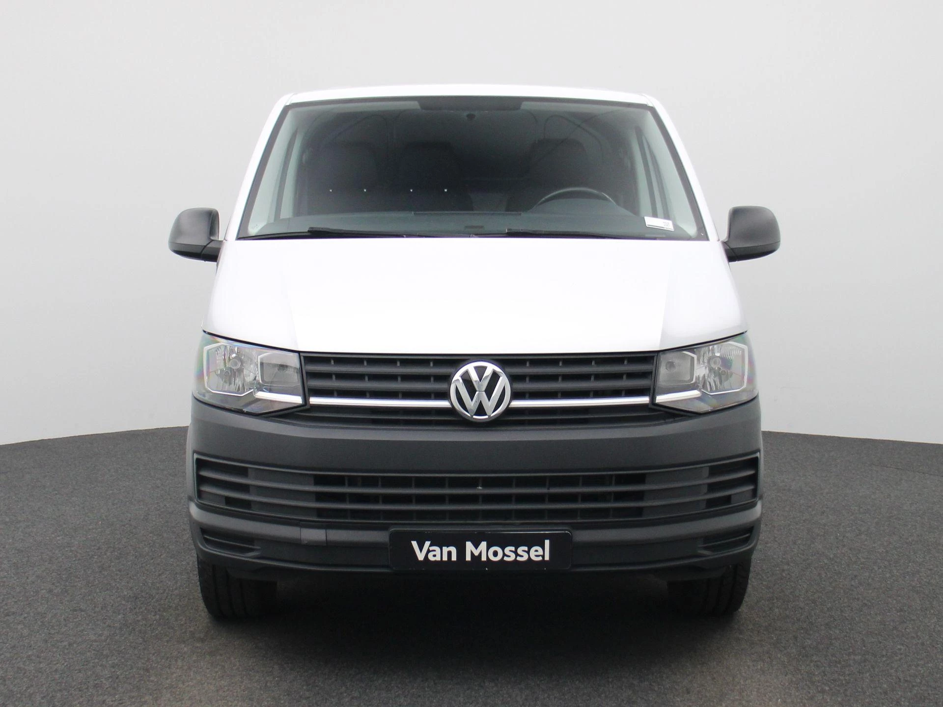 Volkswagen-Transporter-image-2
