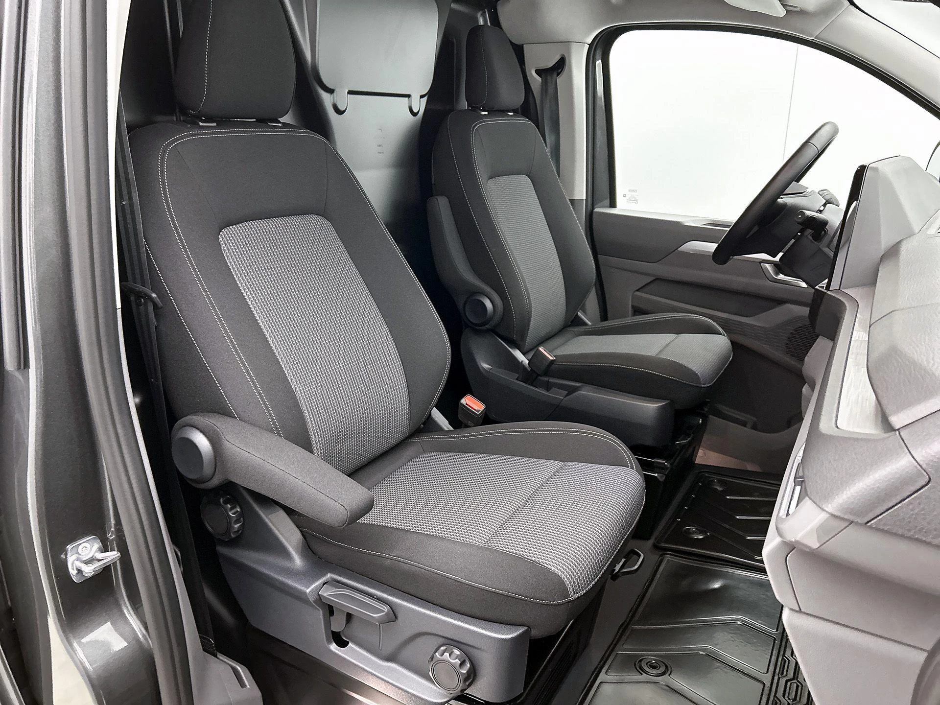 Volkswagen e-Transporter L2H1 Life 64 kWh 136PK