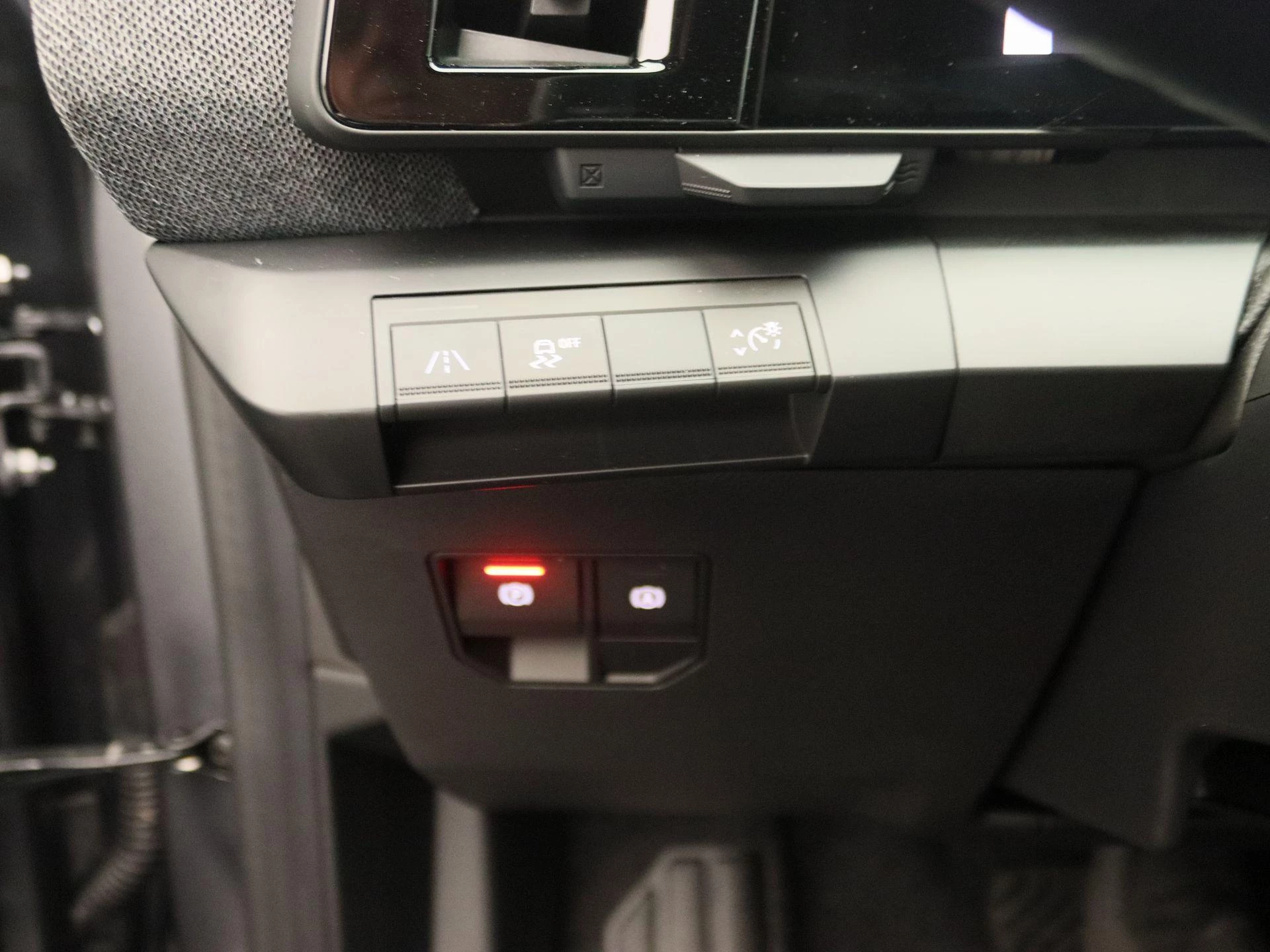 Renault-Megane E-Tech-image-19