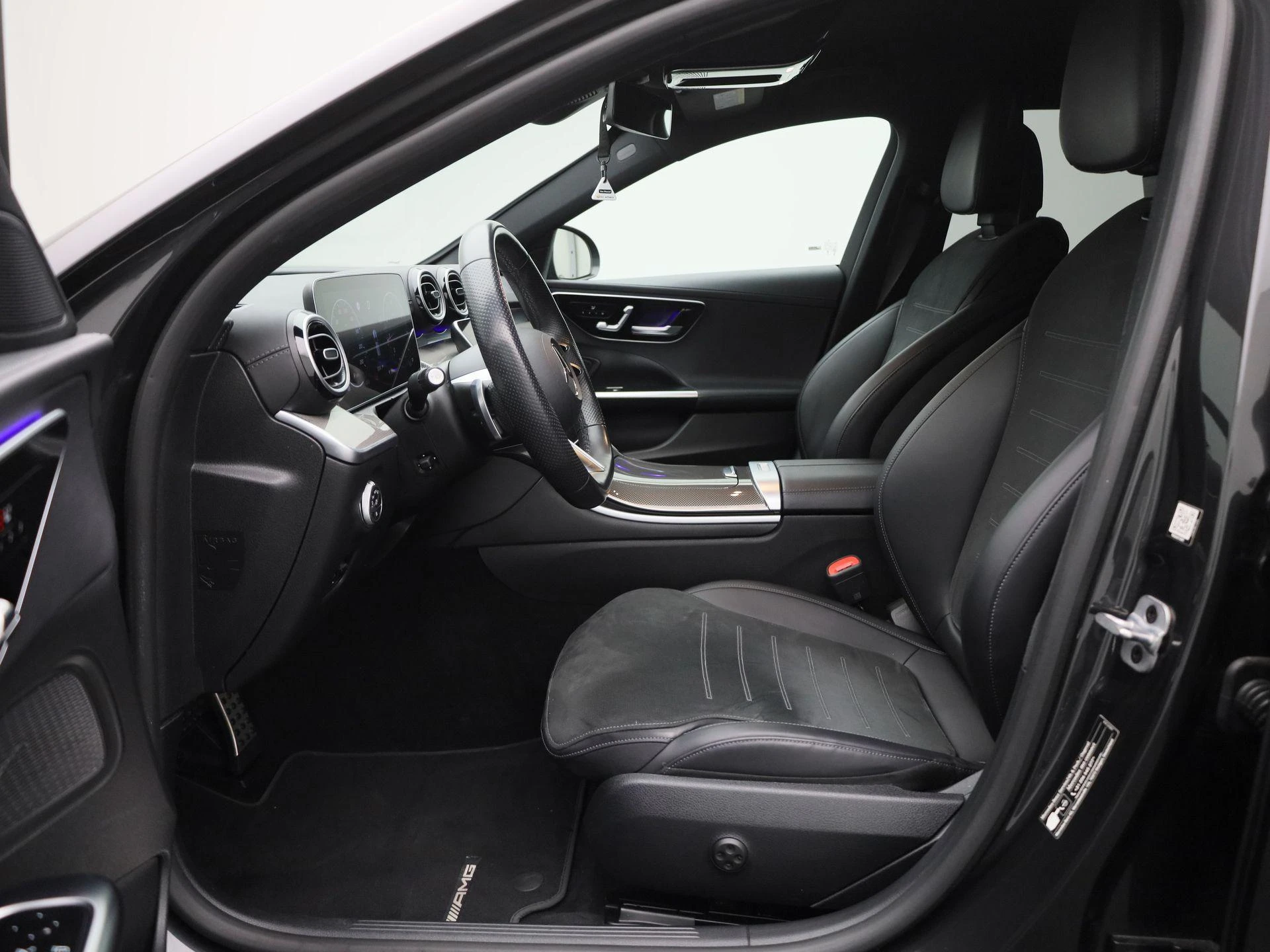 Mercedes-Benz-C-Klasse-image-9
