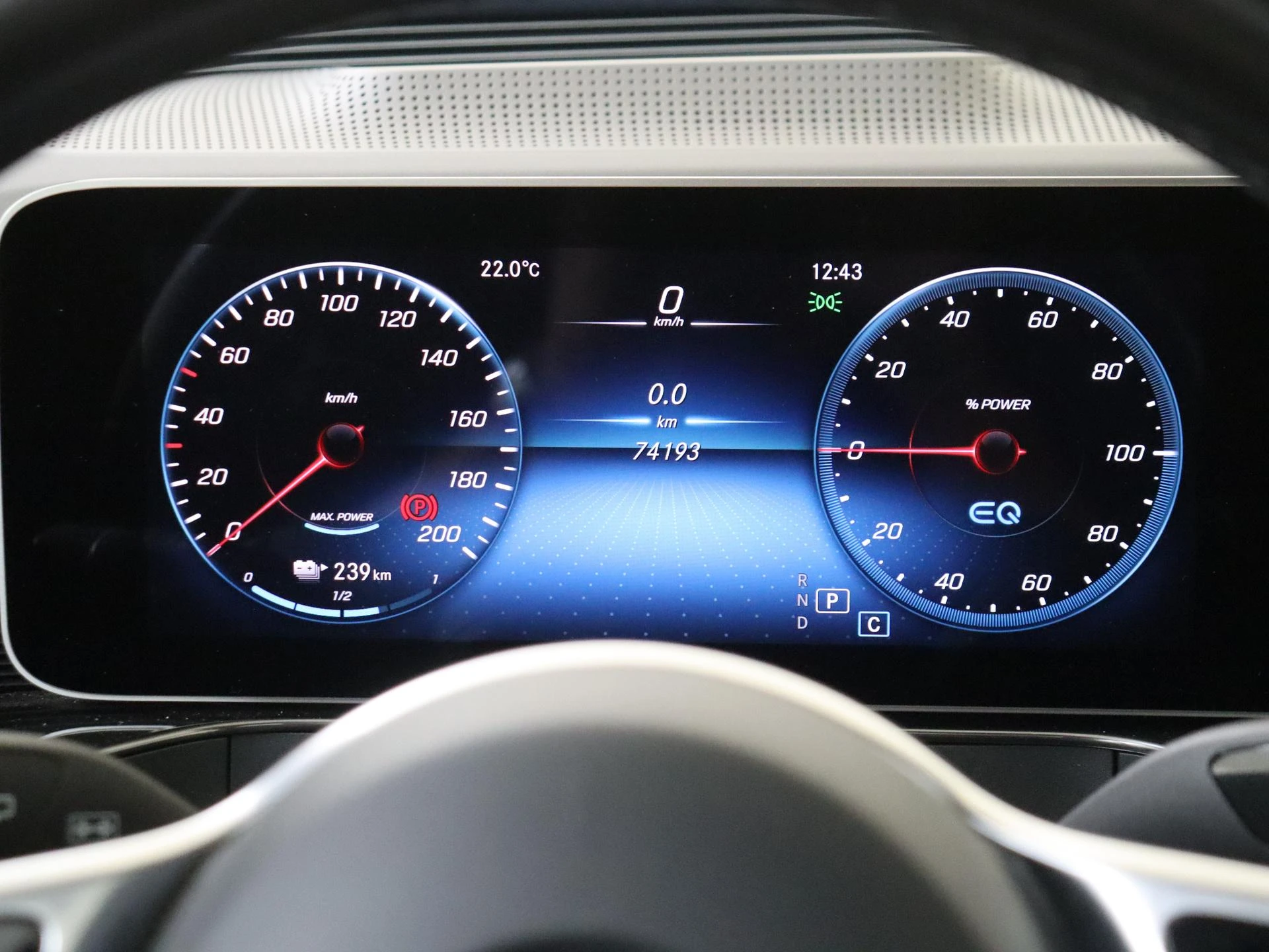 Mercedes-Benz-EQC-image-10