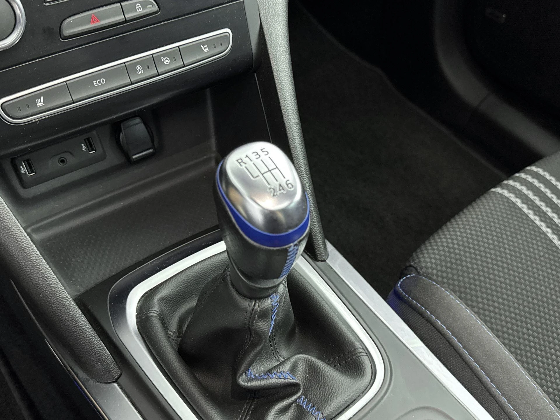 Renault-Mégane Estate-image-19