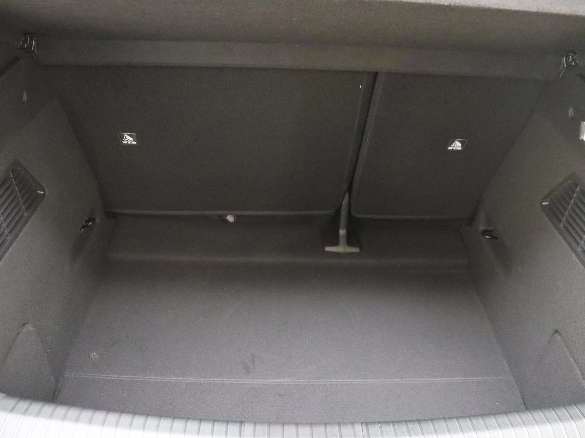 Renault-Megane E-Tech-image-21