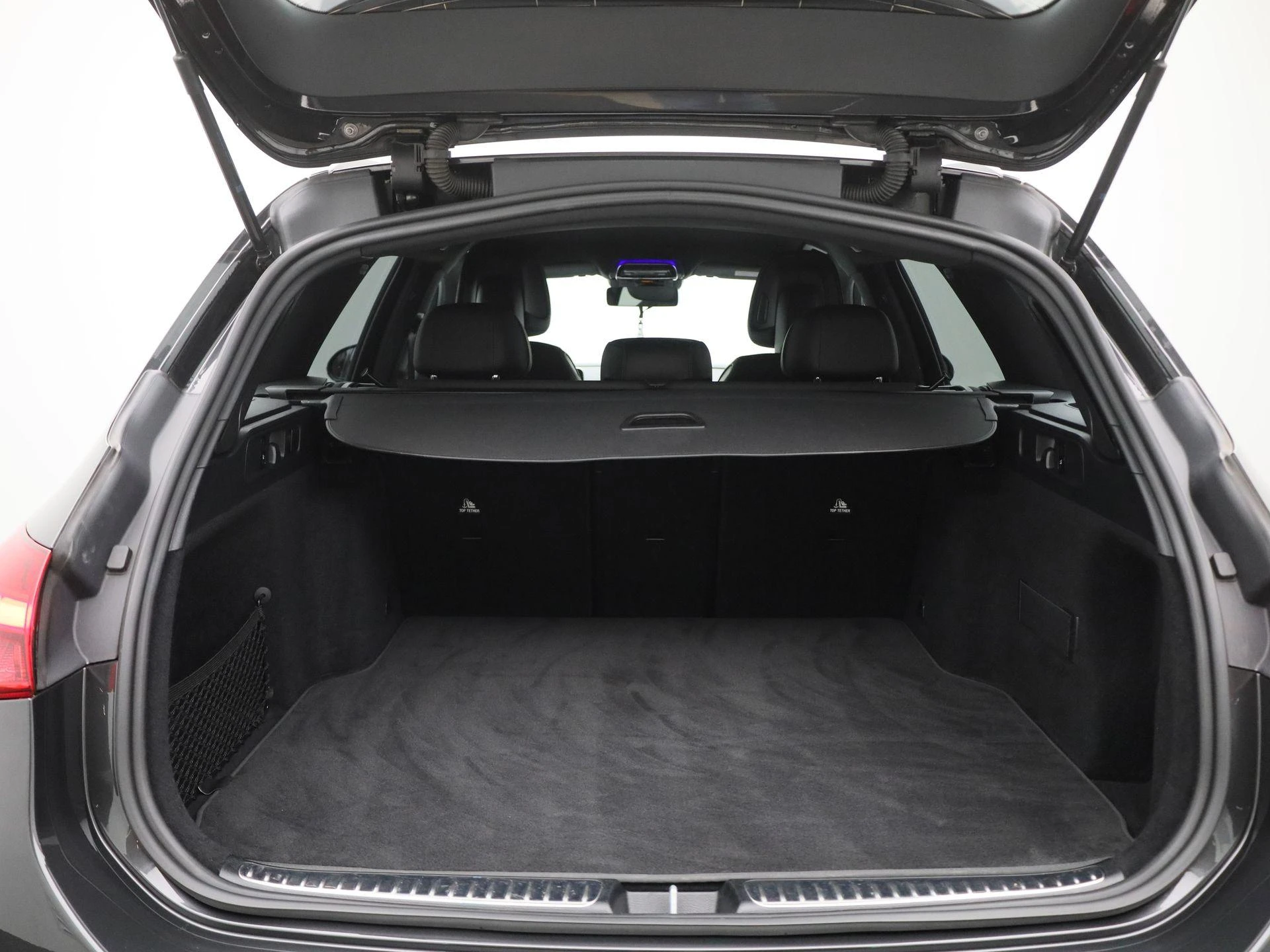Mercedes-Benz-C-Klasse-image-12