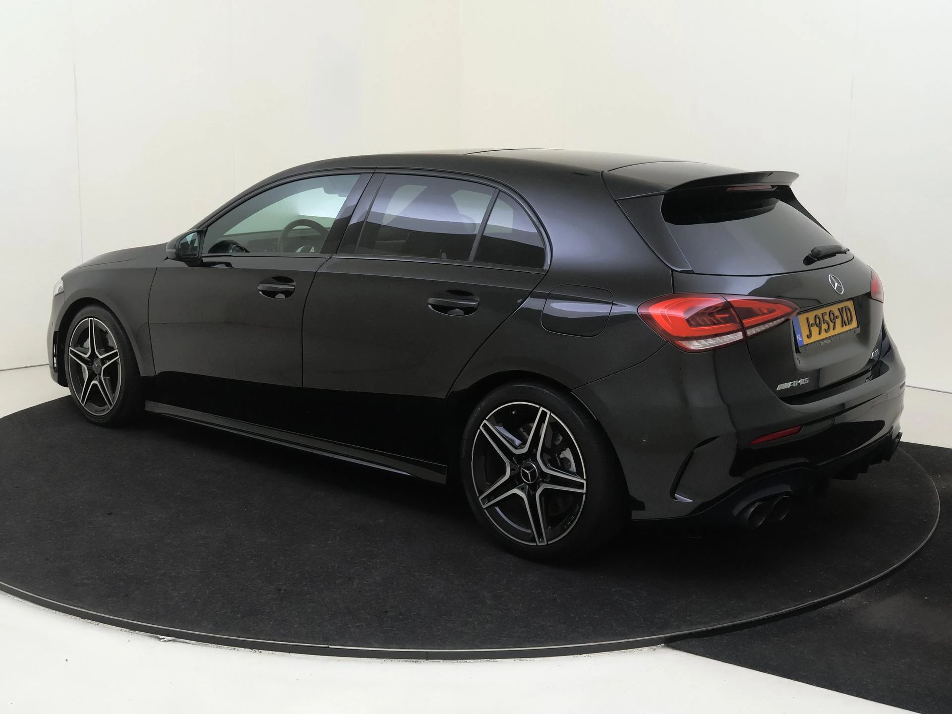 Mercedes-Benz A-Klasse AMG 35 4MATIC Edition 1