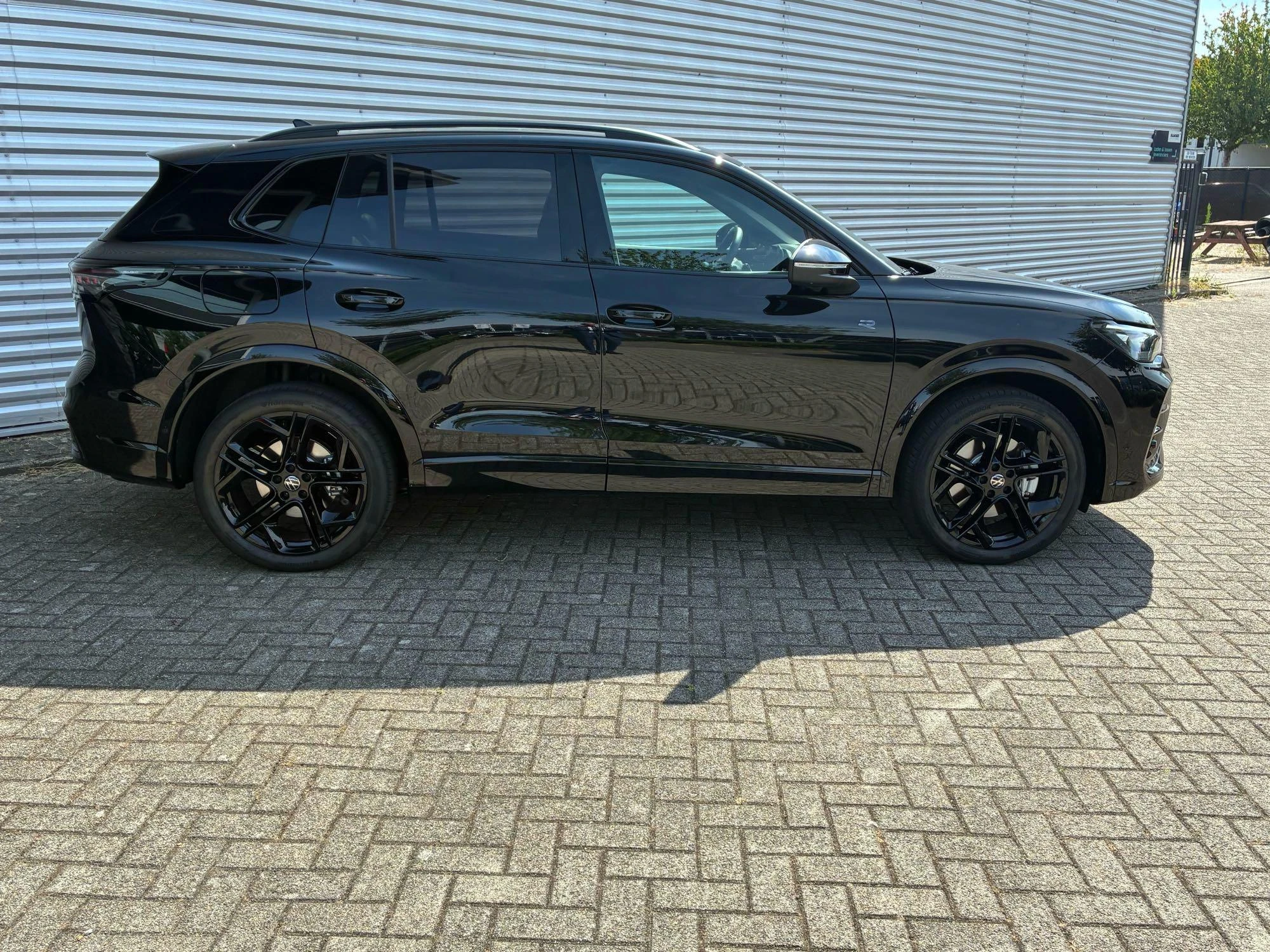Volkswagen-Tiguan-image-3