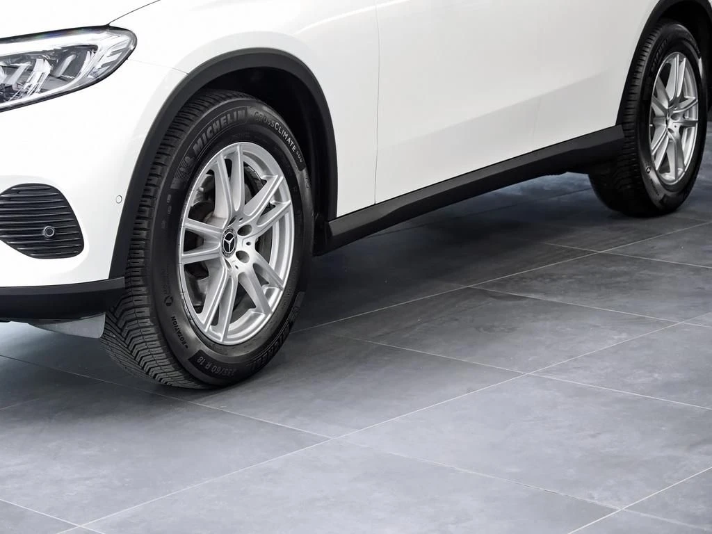 Mercedes-Benz-GLC 200-image-6