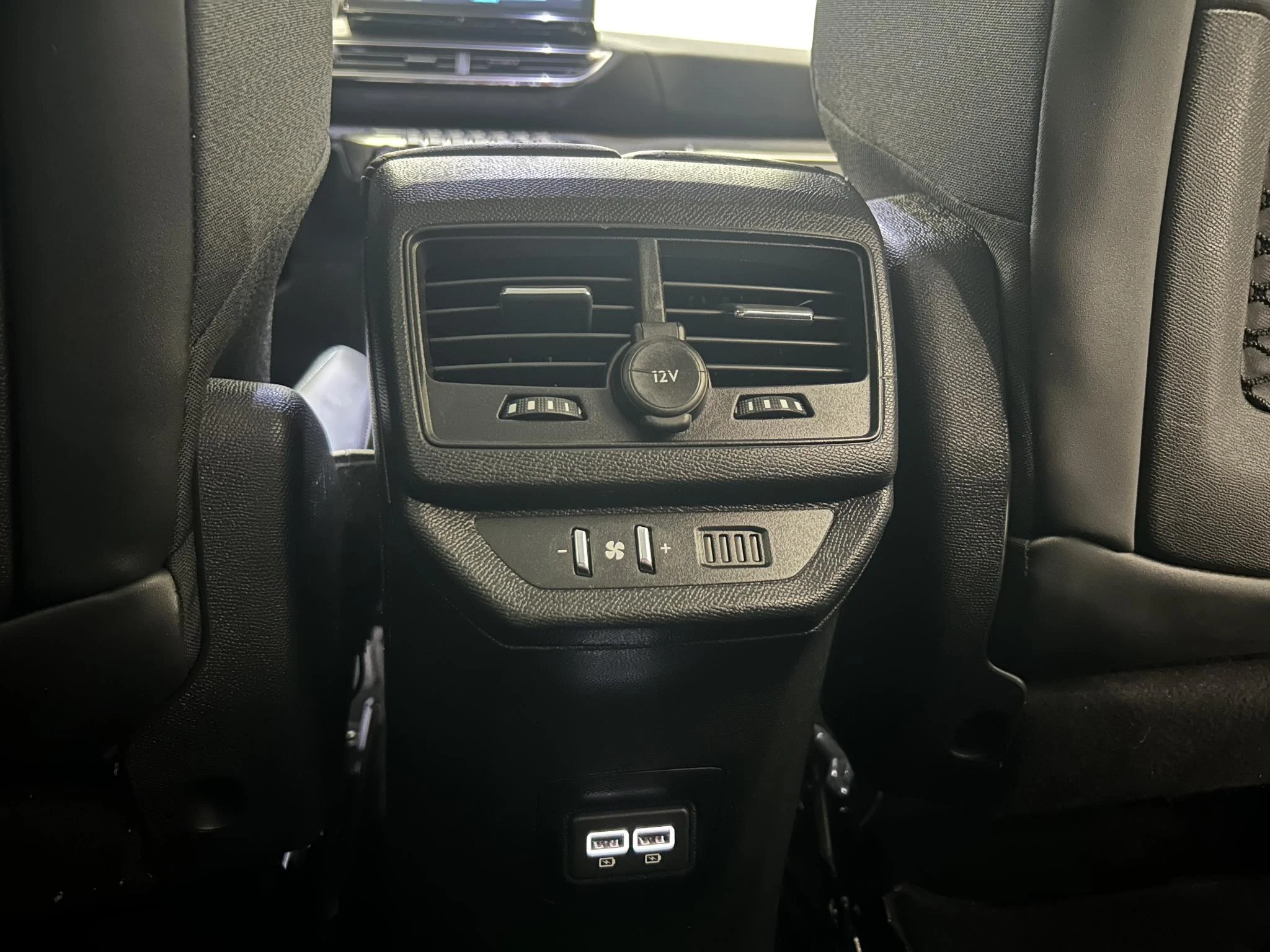 Peugeot-5008-image-23