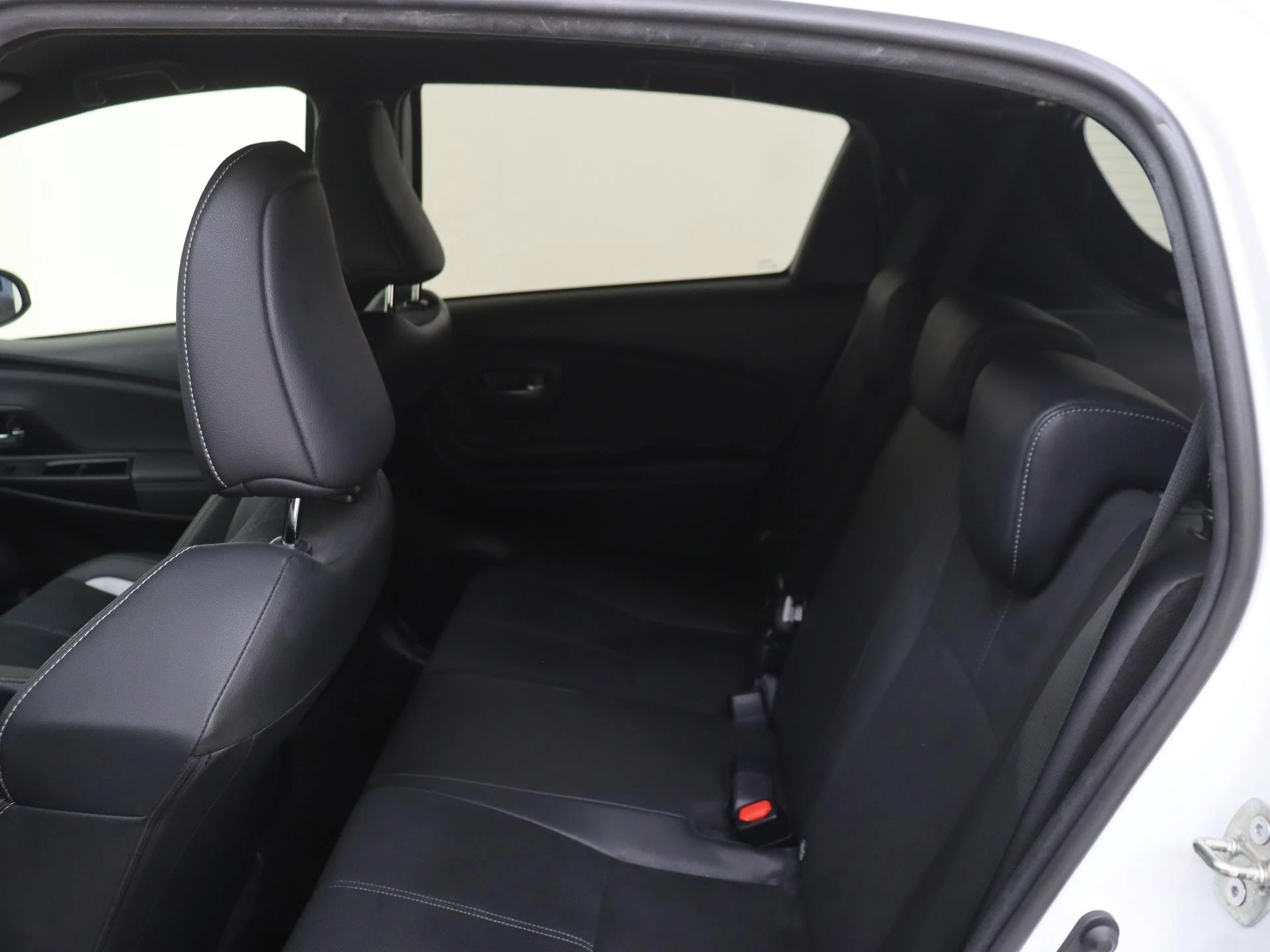 Toyota-Yaris-image-15