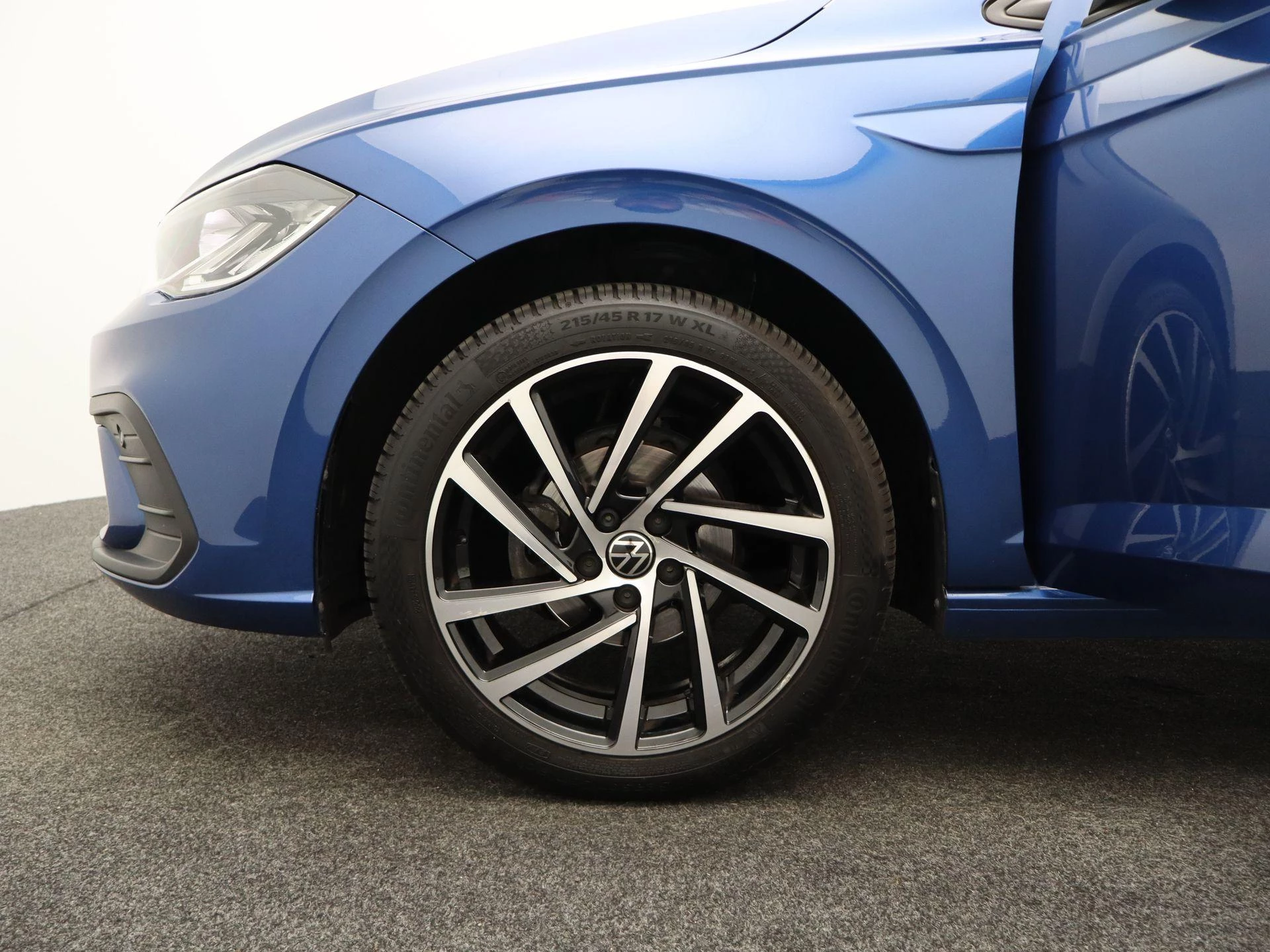Volkswagen-Polo-image-14