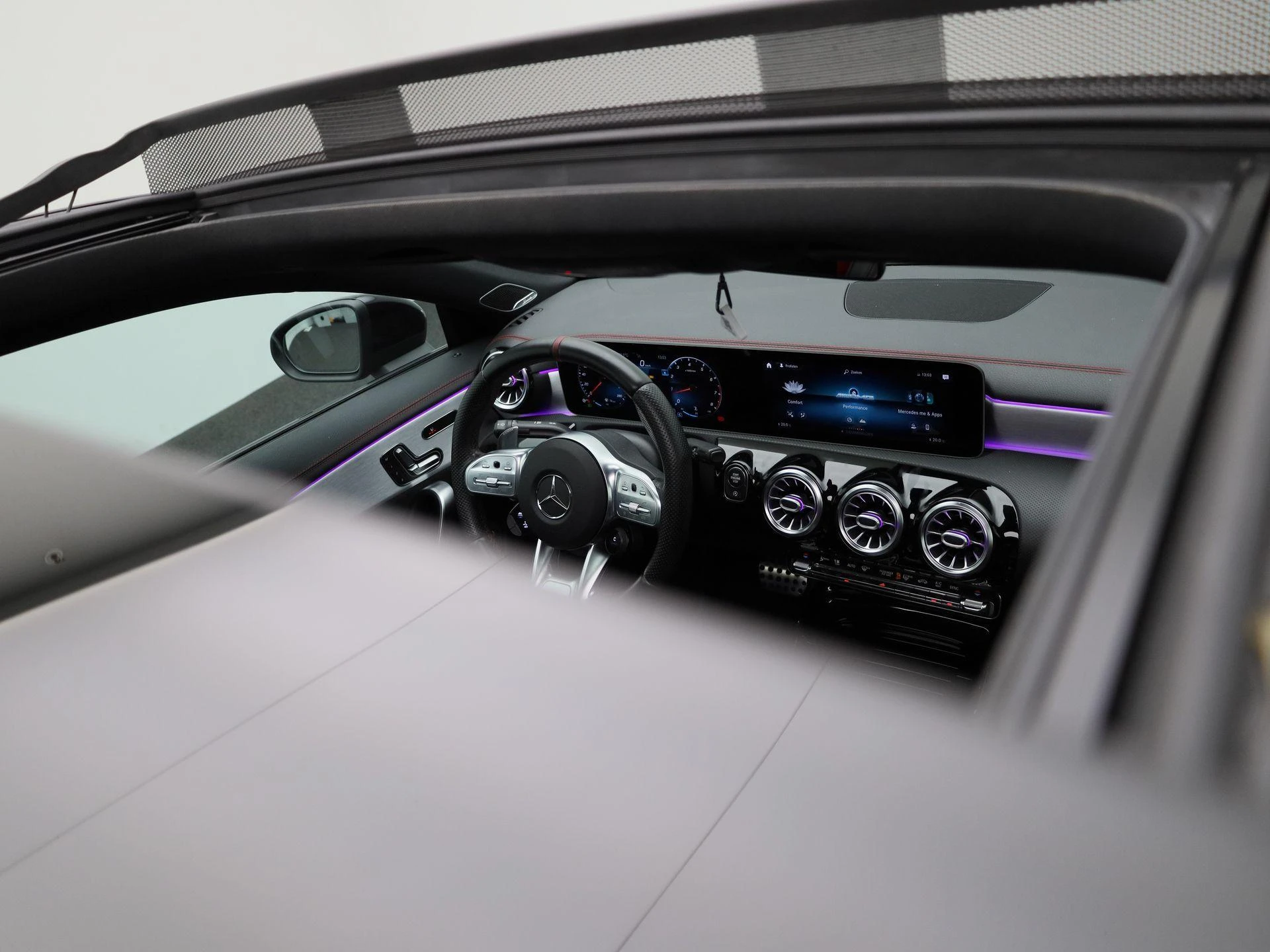 Mercedes-Benz-CLA-image-53