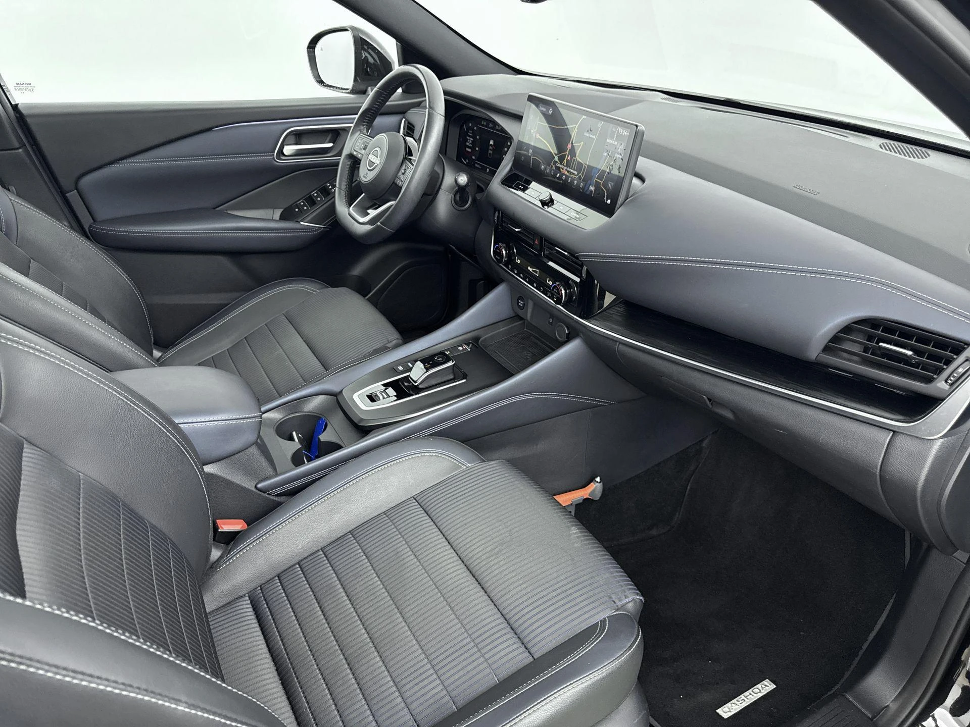 Nissan-QASHQAI-image-16