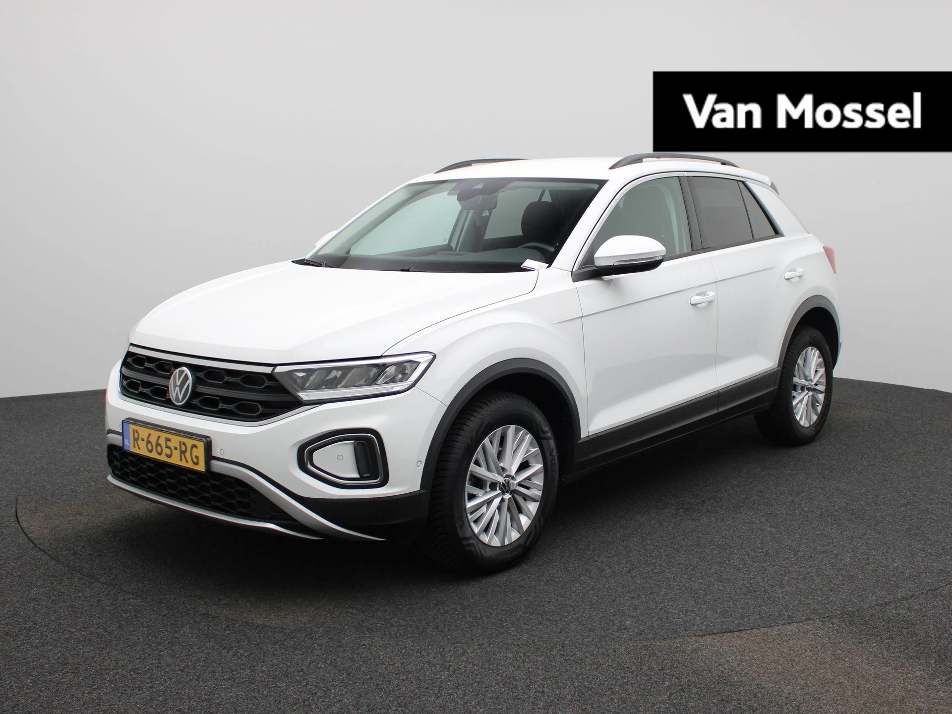 Volkswagen-T-Roc-image-0