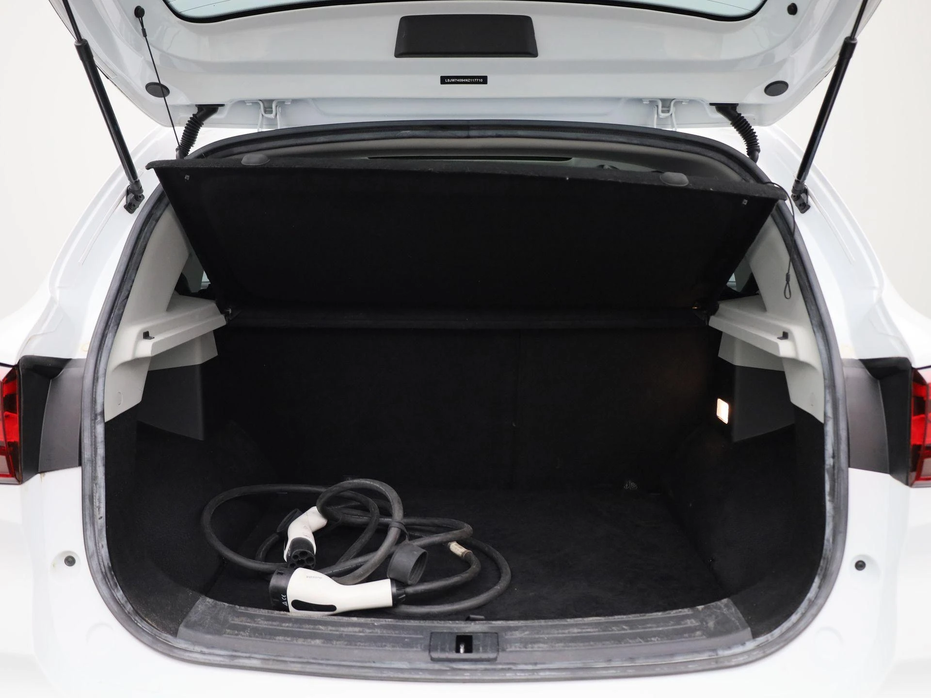 MG-ZS EV-image-13