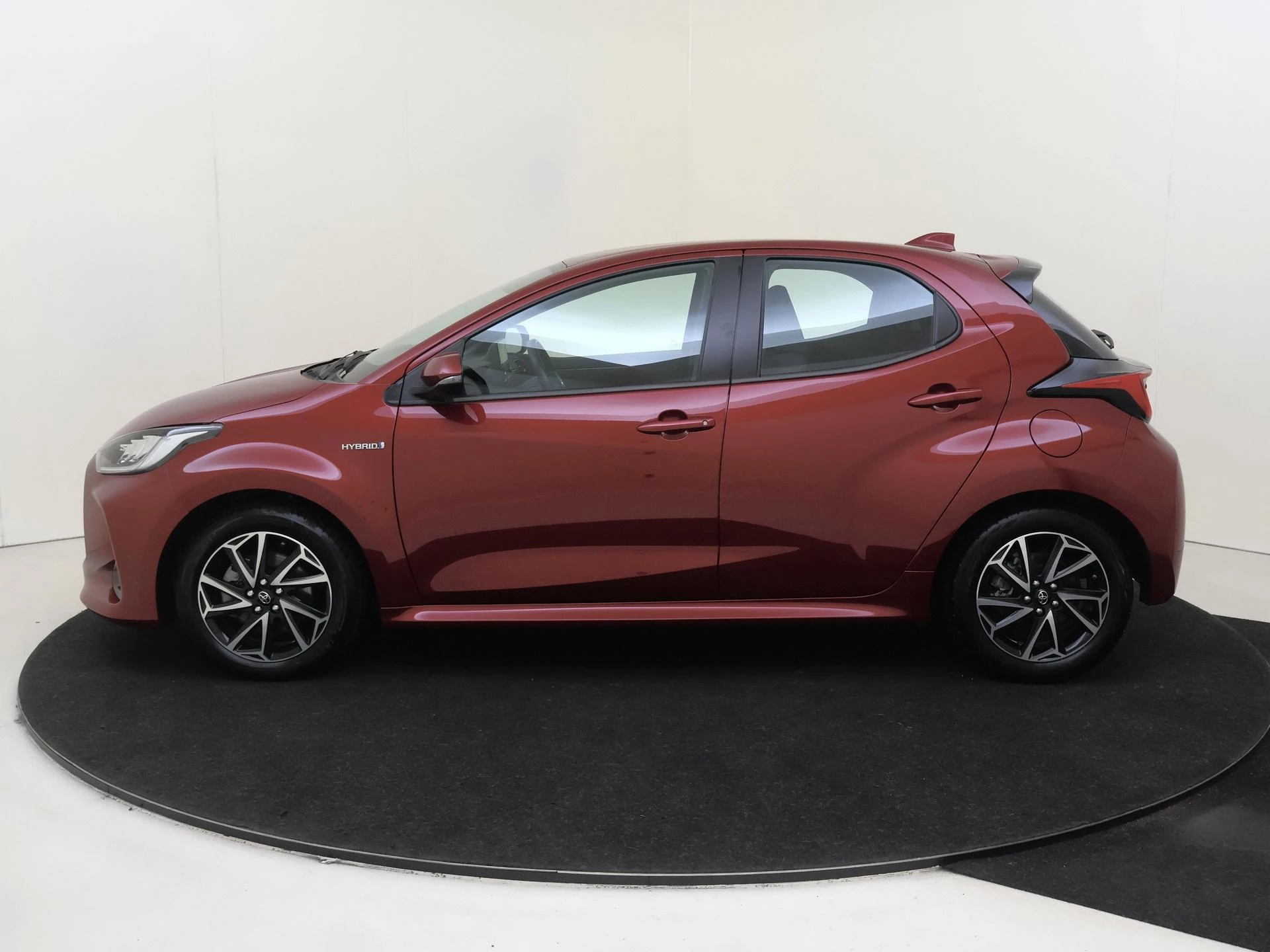 Toyota-Yaris-image-7