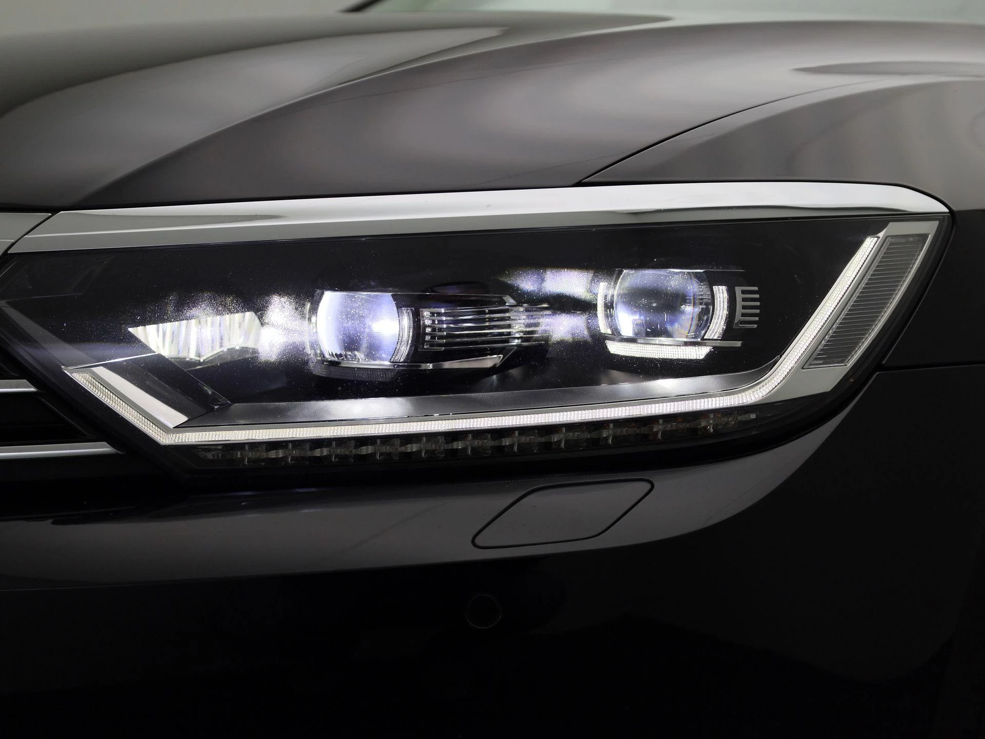 Volkswagen-Passat-image-13