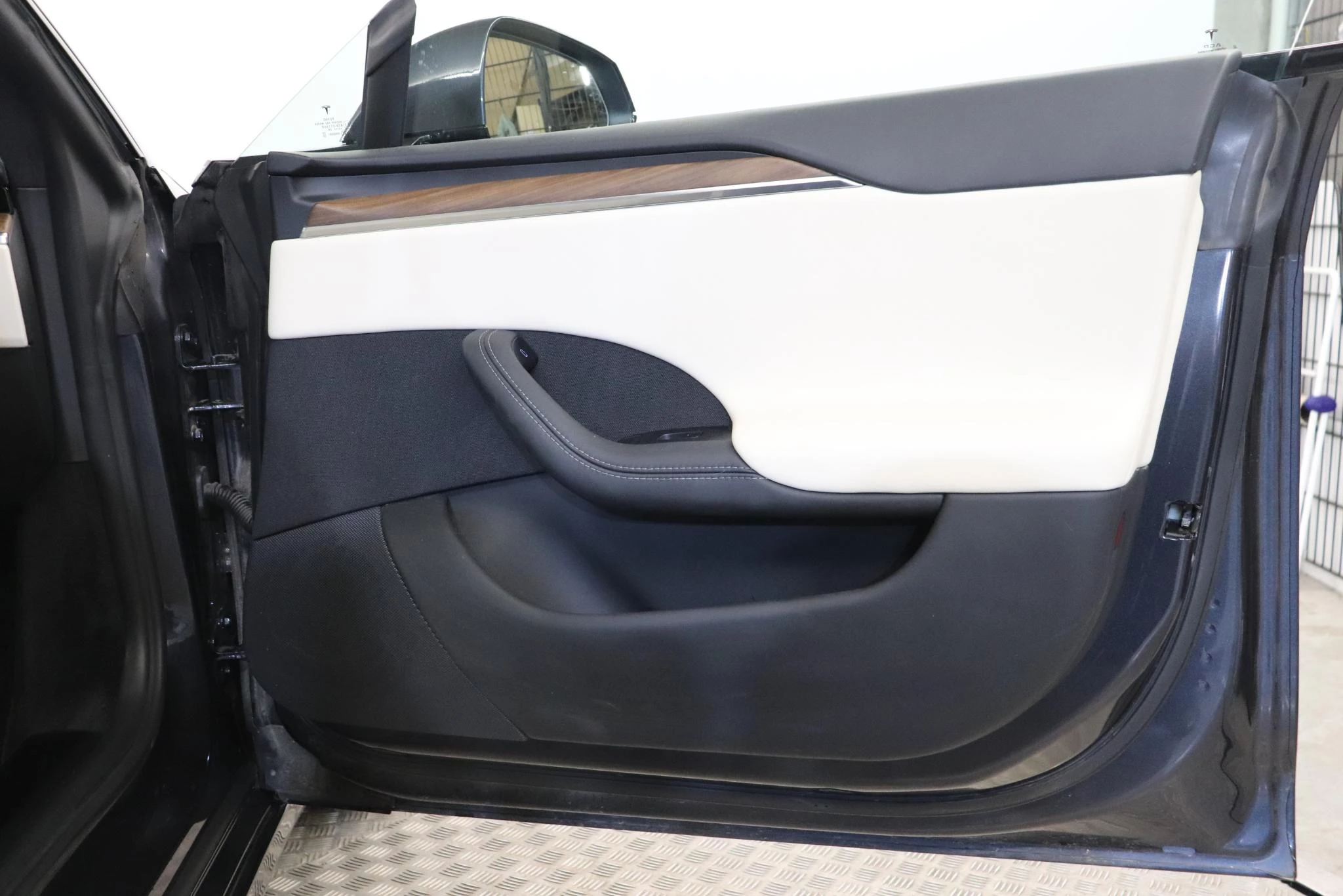Tesla-Model S-image-9