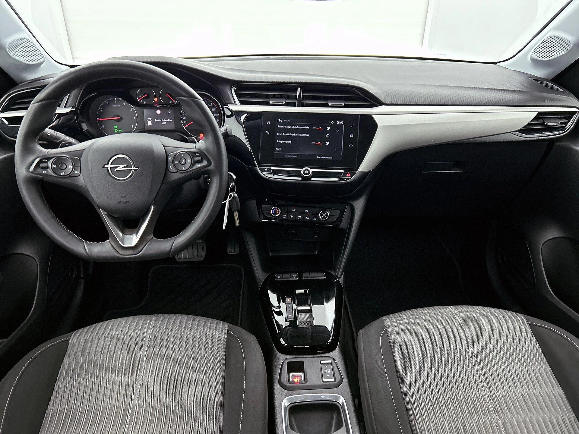 Opel-Corsa-image-16