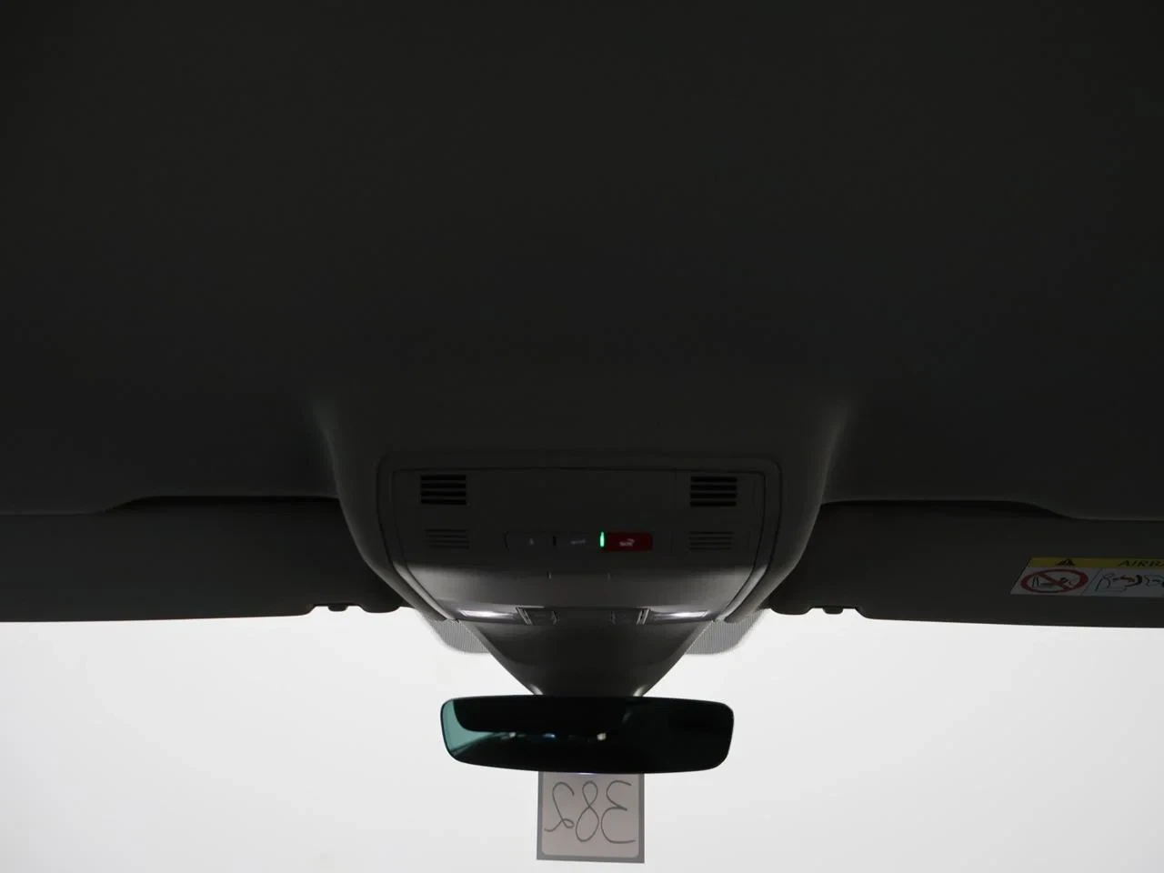 Volkswagen-Tiguan-image-18