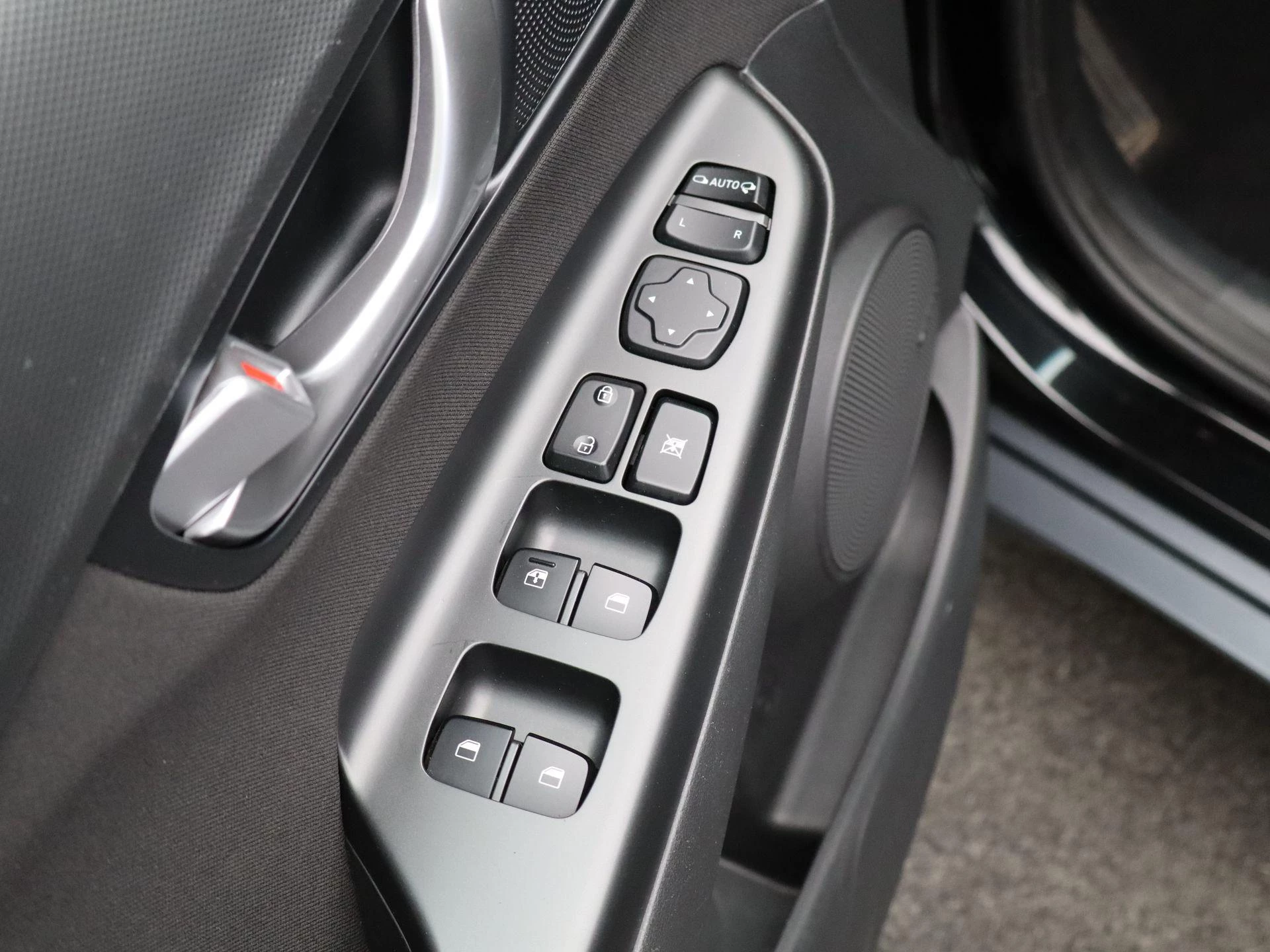 Hyundai Kona 1.6 GDI HEV Fashion Design Sky