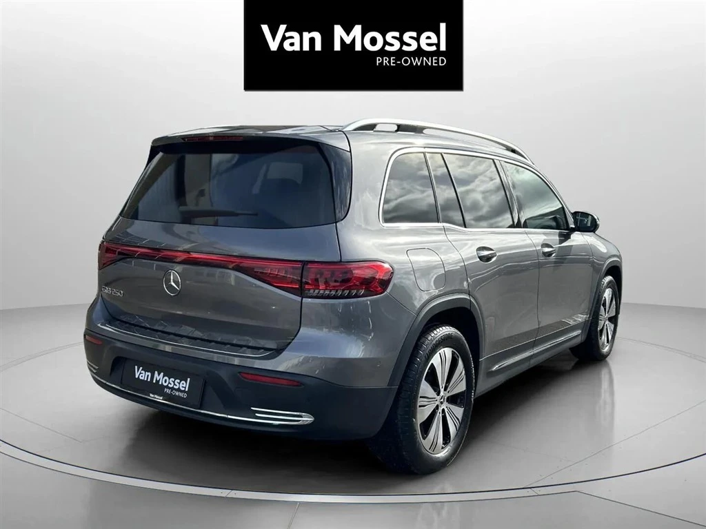 Mercedes-Benz-EQB-image-4