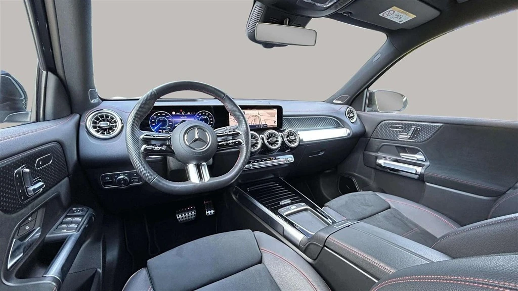 Mercedes-Benz-EQB-image-13