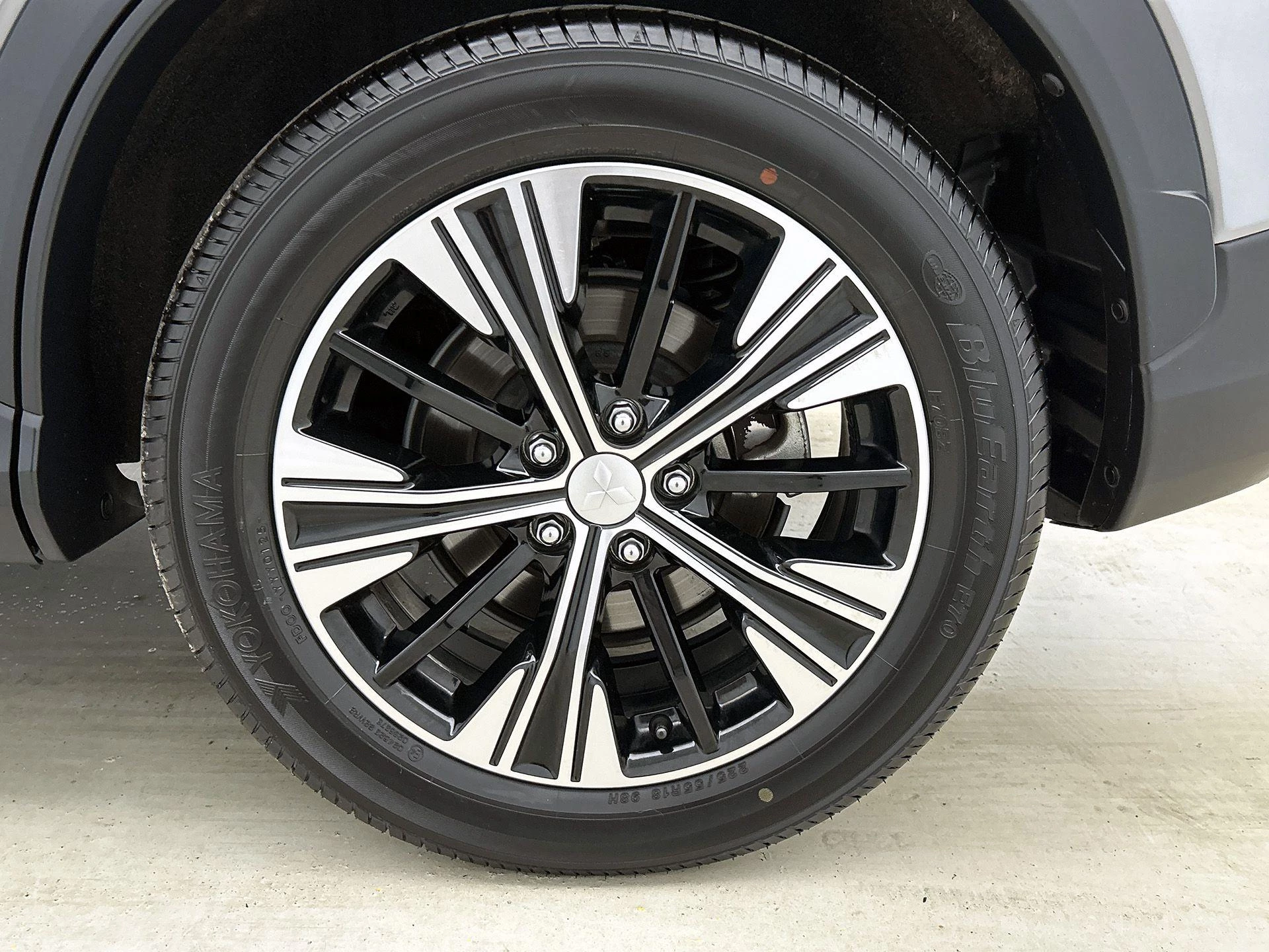 Mitsubishi-Eclipse Cross-image-32
