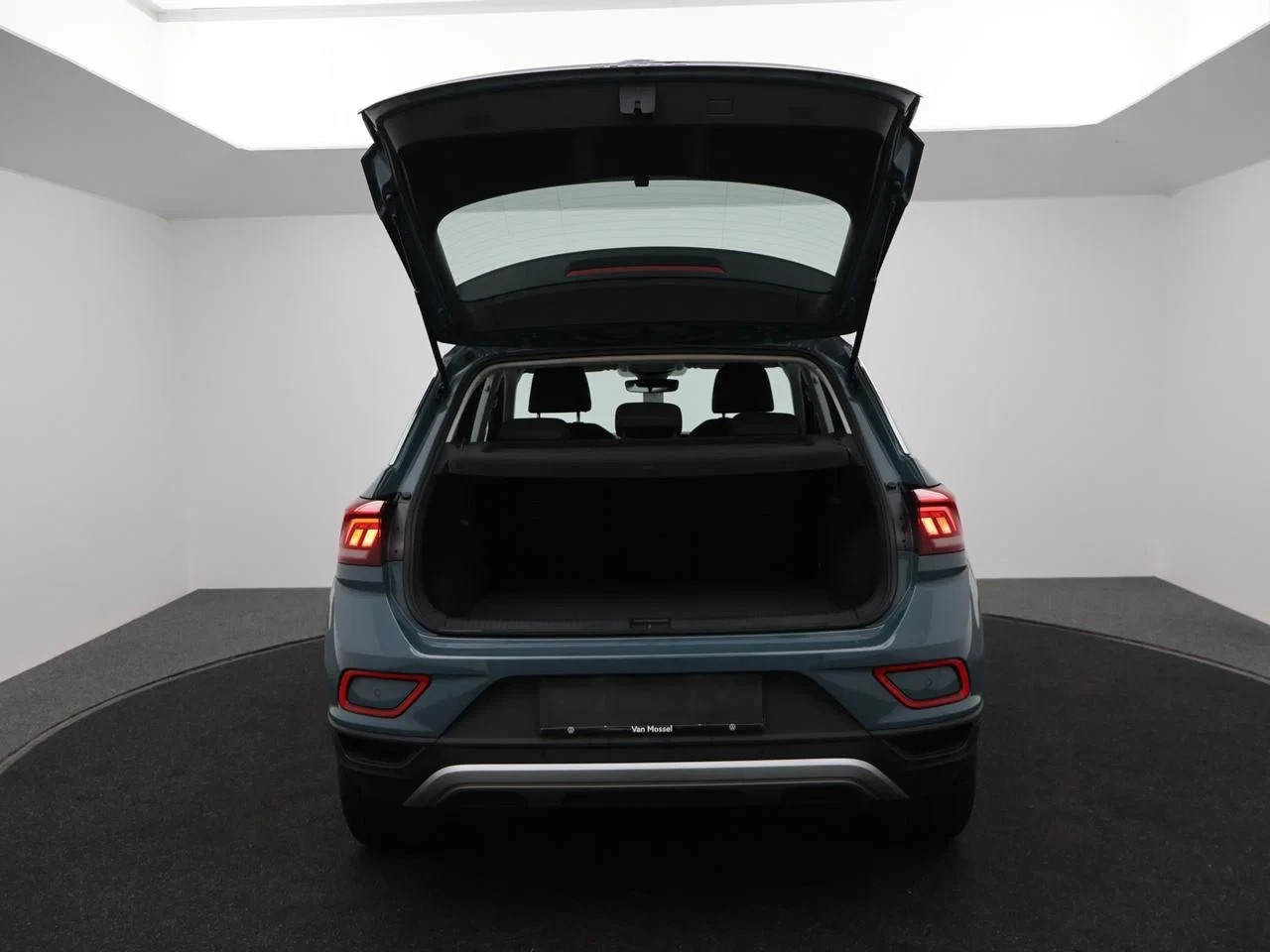 Volkswagen-T-Roc-image-24