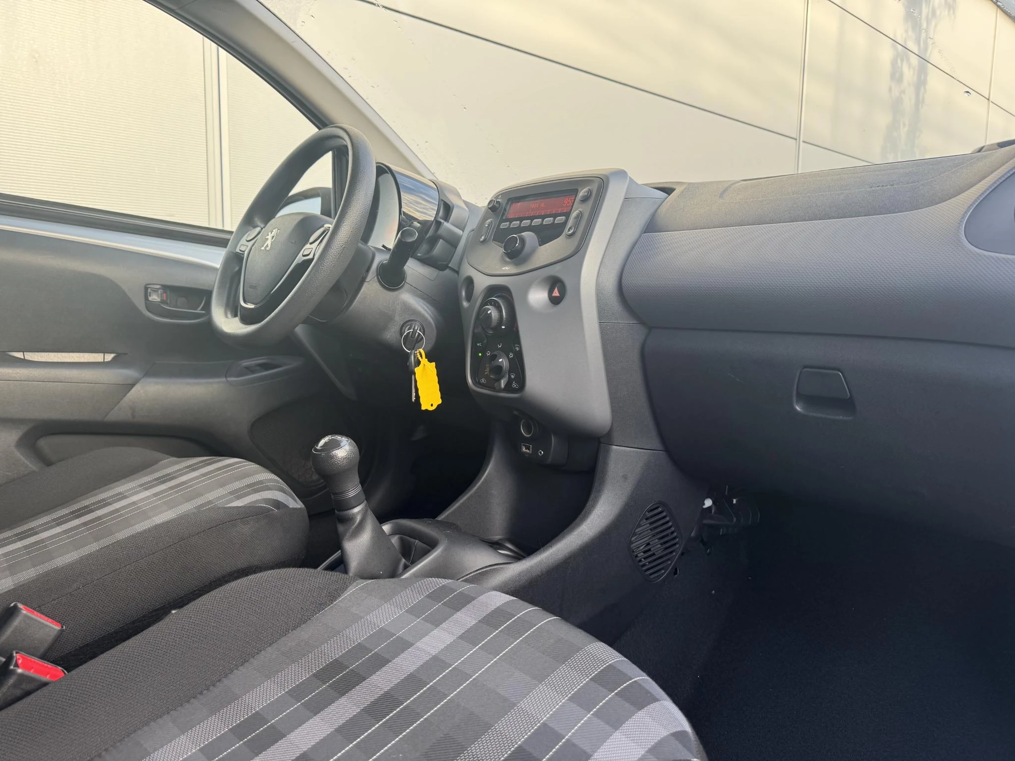 Peugeot-108-image-23