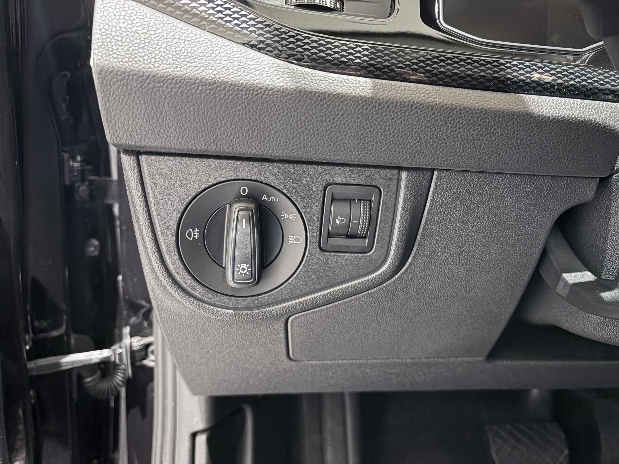 Volkswagen-Polo-image-9