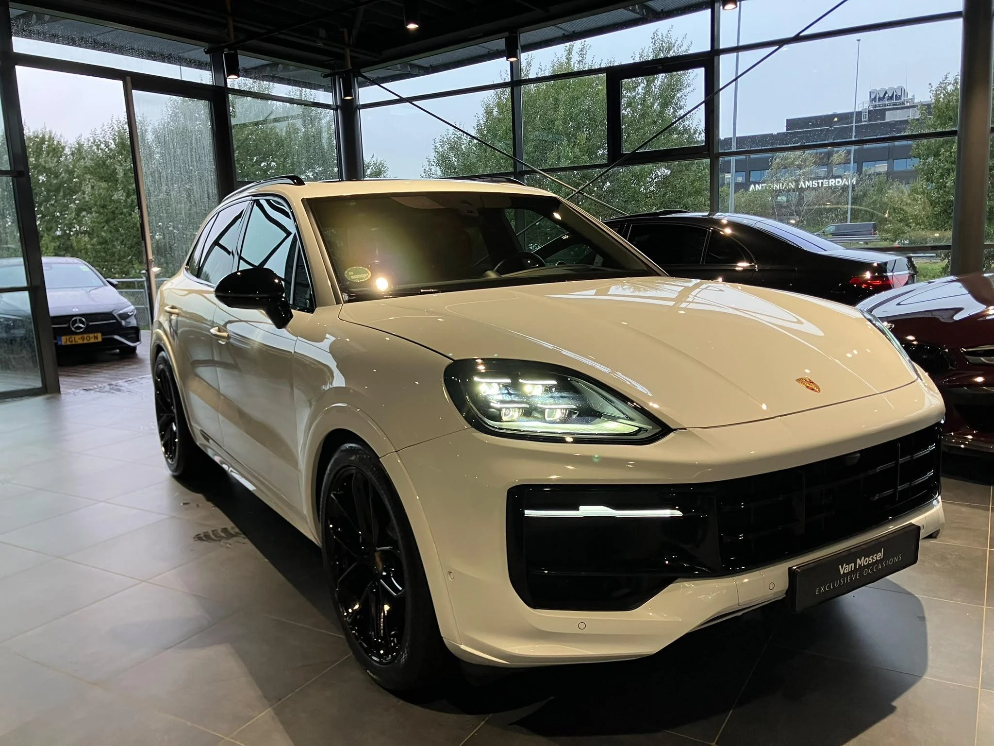 Porsche-Cayenne-image-3