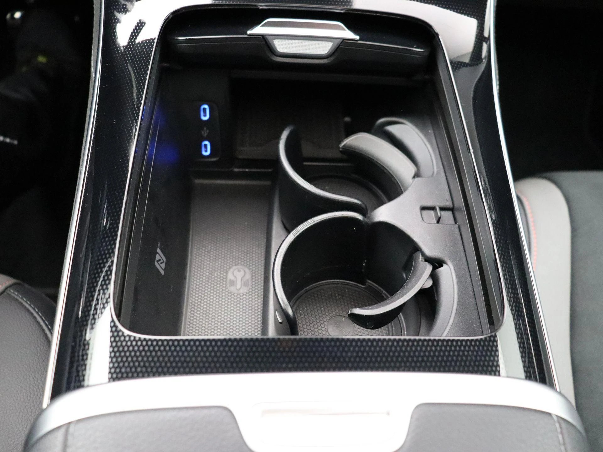 Mercedes-Benz-EQE-image-21