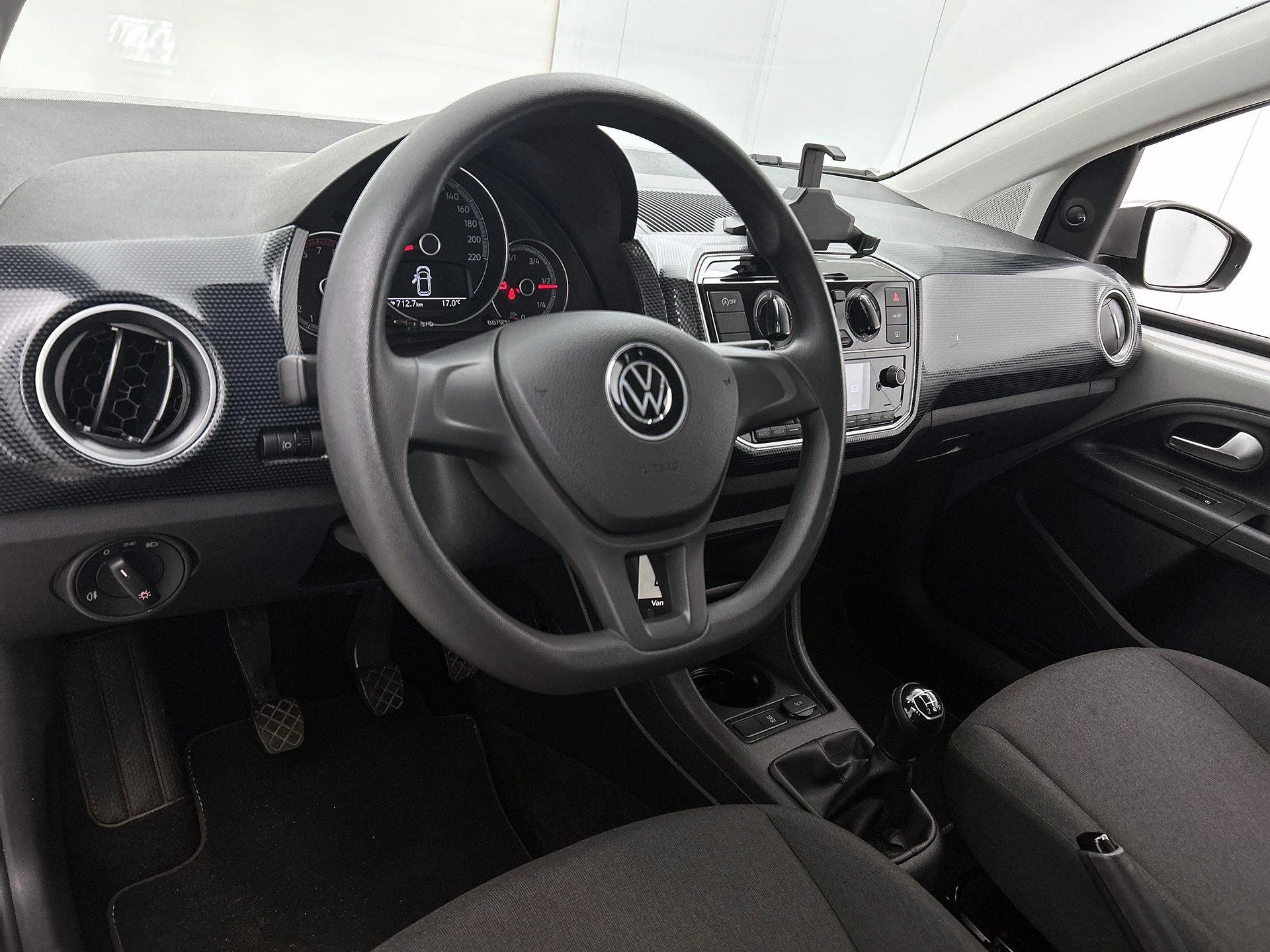 Volkswagen-up!-image-10