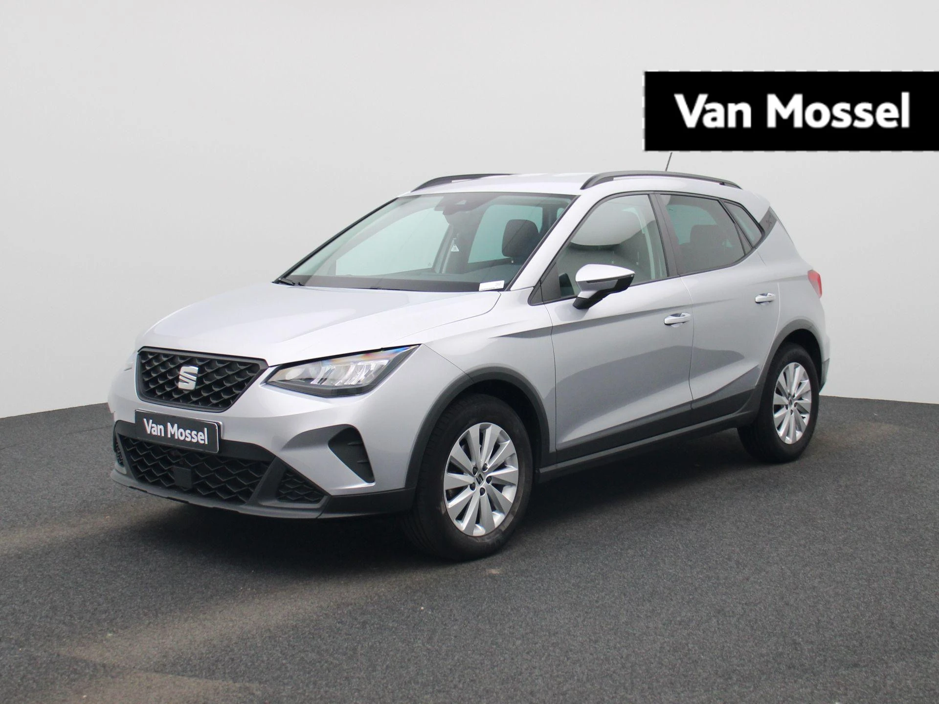 SEAT-Arona-image-0