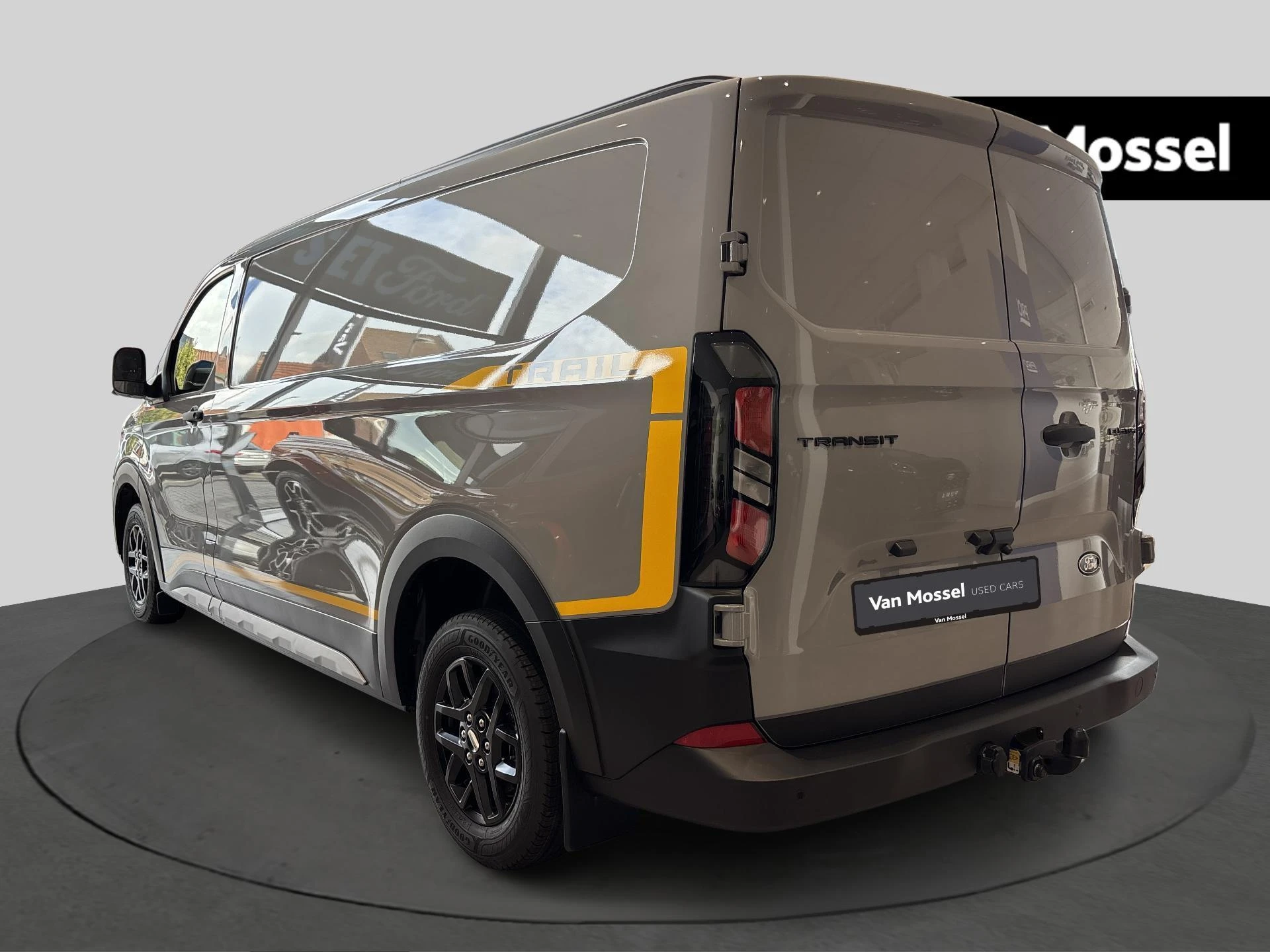 Ford-Transit Custom-image-4