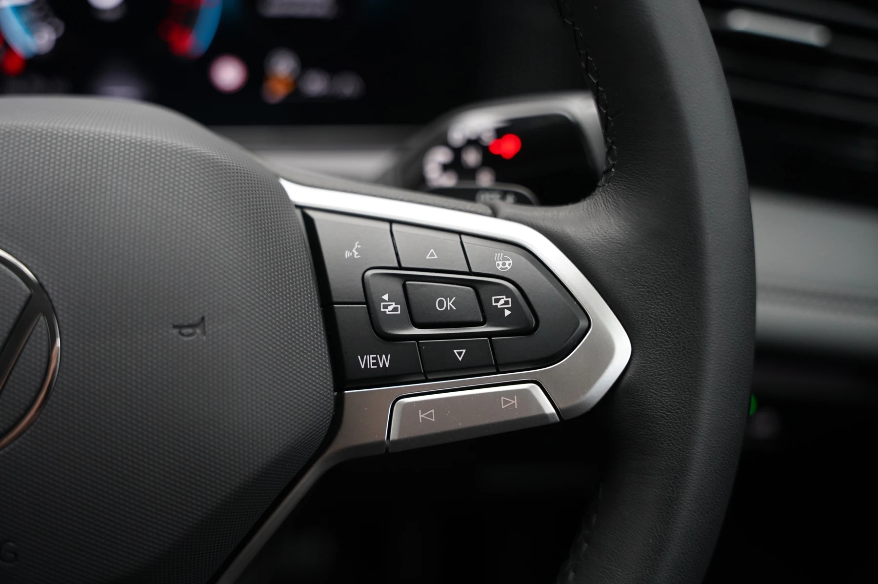 Volkswagen-Tiguan-image-18