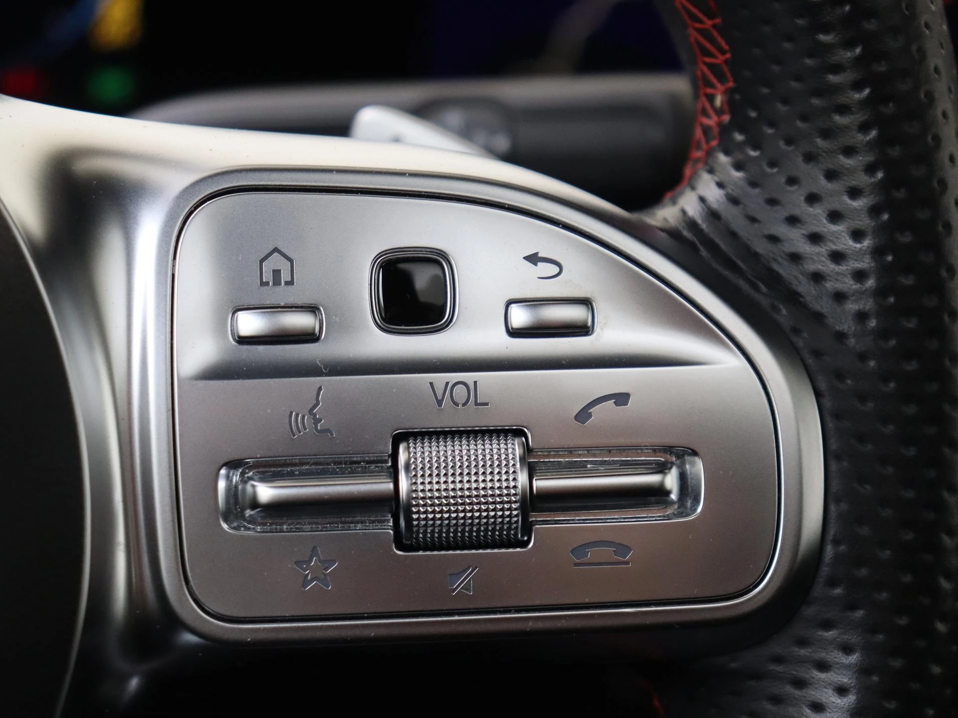 Mercedes-Benz-EQA-image-14