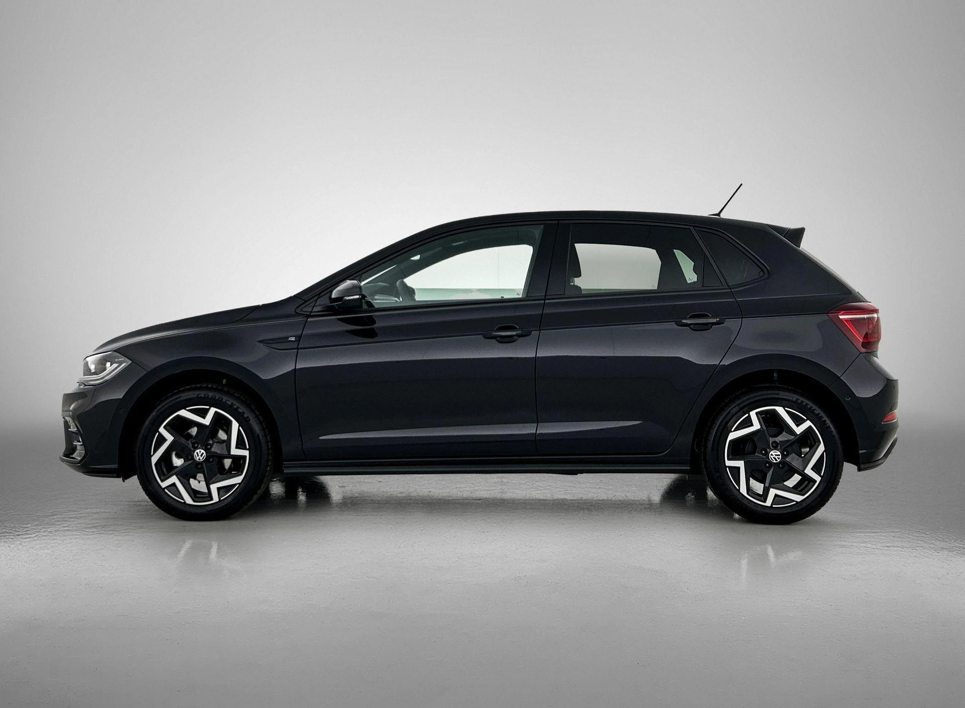 Volkswagen-Polo-image-1