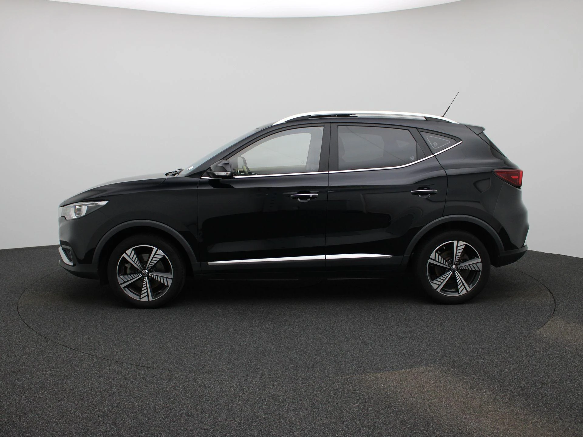 MG-ZS EV-image-3